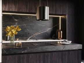 Bucătărie în culori închise! (Nu) doar electrocasnice negre!