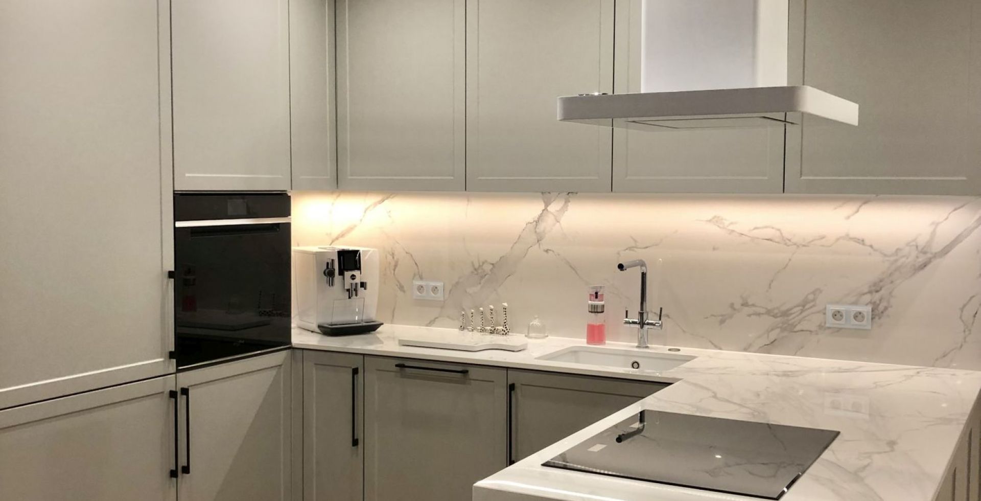 Hota insula Decor Island White - Alb - Aranjament 11