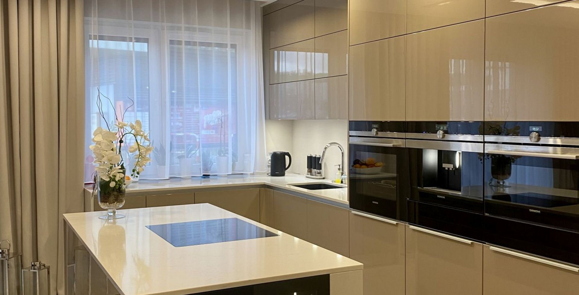 Hota De tavan Grand Super Slim White - Alb - Aranjament 24