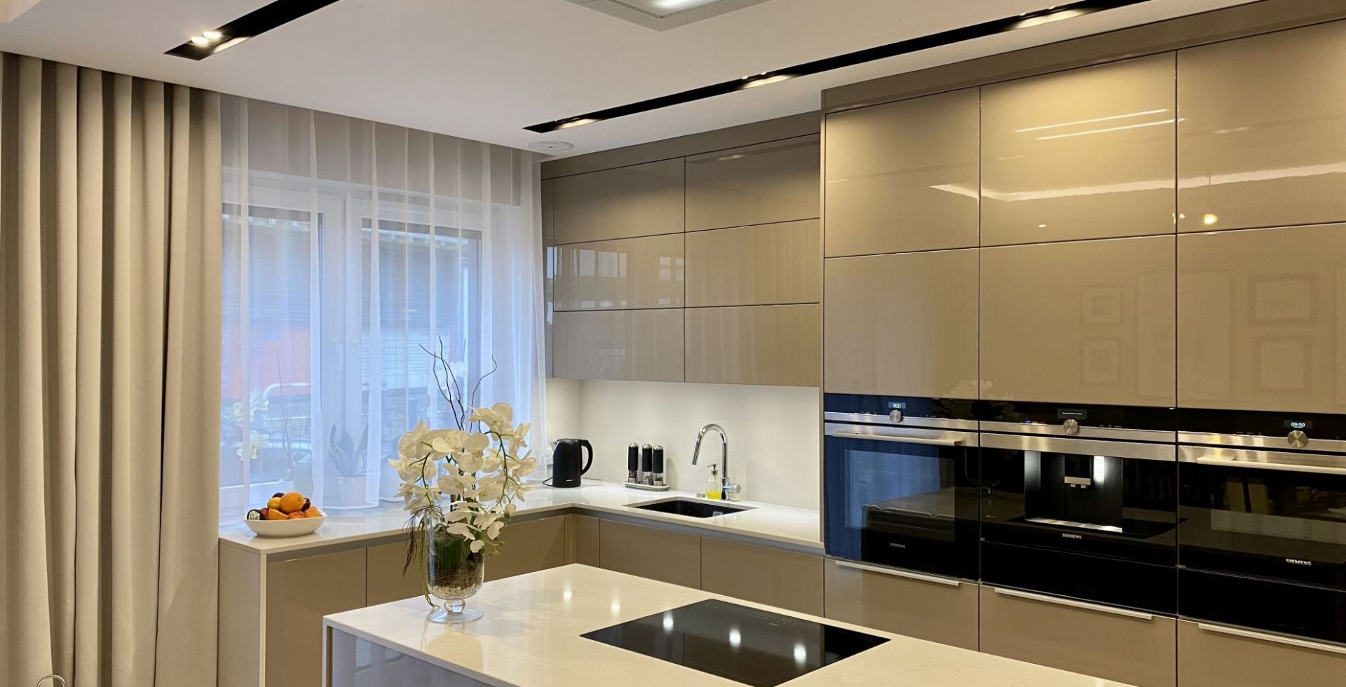 Hota De tavan Grand Super Slim White - Alb - Aranjament 25