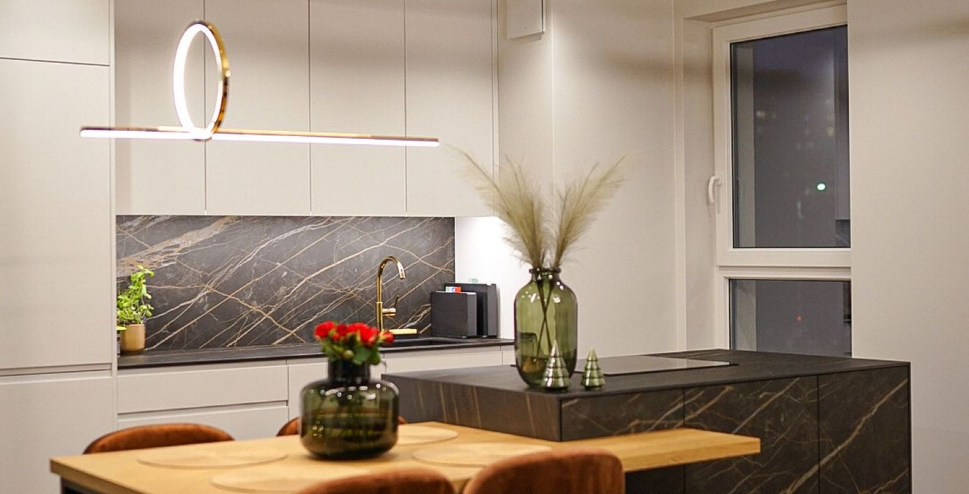 Hota De tavan Grand Super Slim White - Alb - Aranjament 26