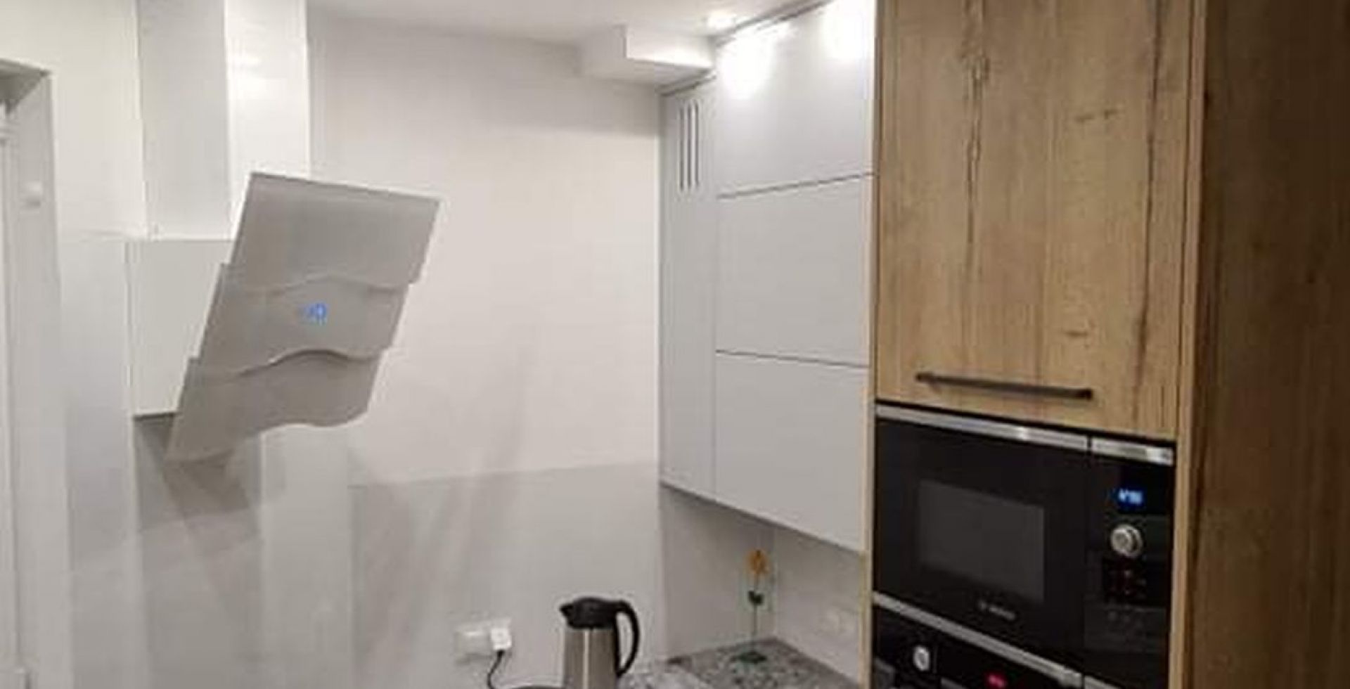 Hota decorative Ivo White - Alb - Aranjament 3