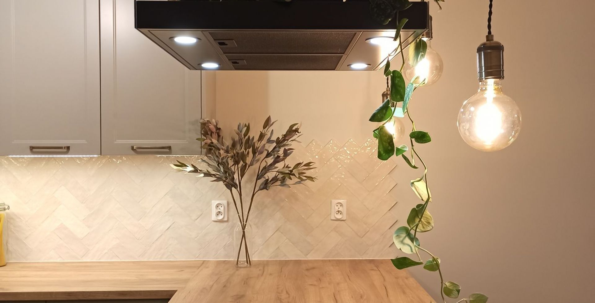 Hota insula Sento Island Strips Black Matt - Negru Mat - Aranjament 11