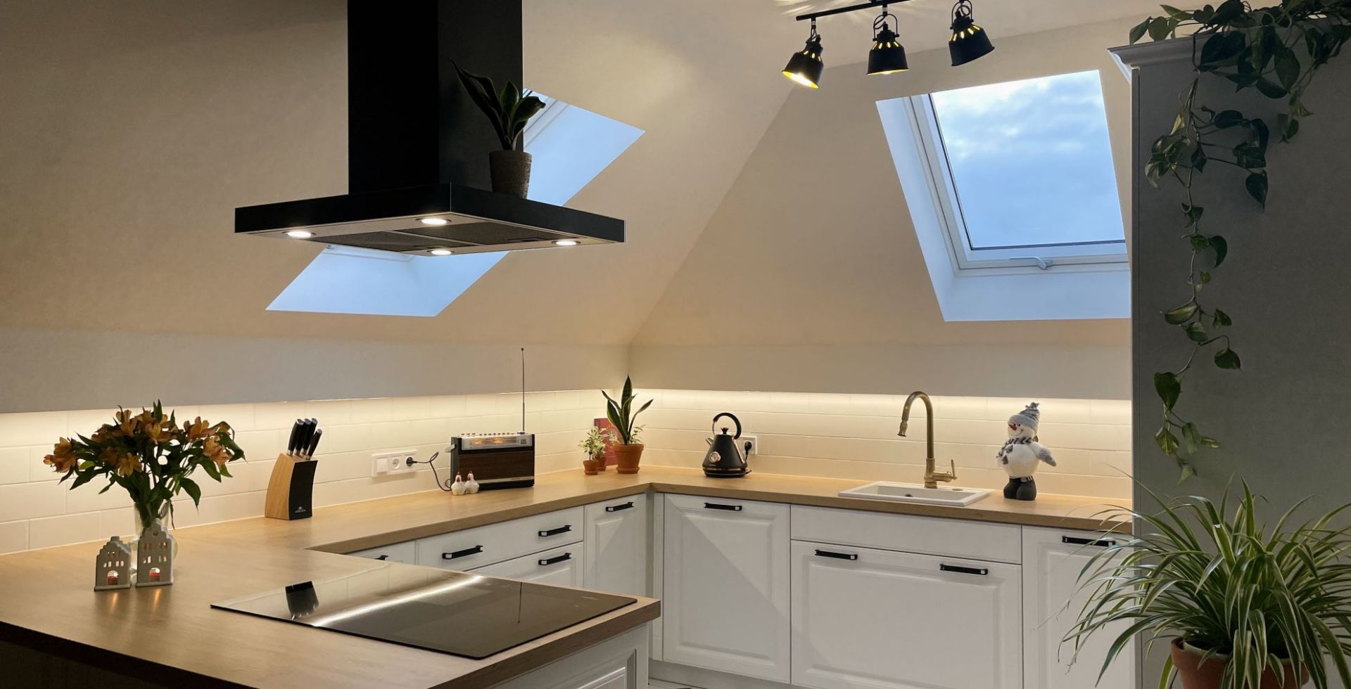 Hota insula Sento Island Strips Black Matt - Negru Mat - Aranjament 13