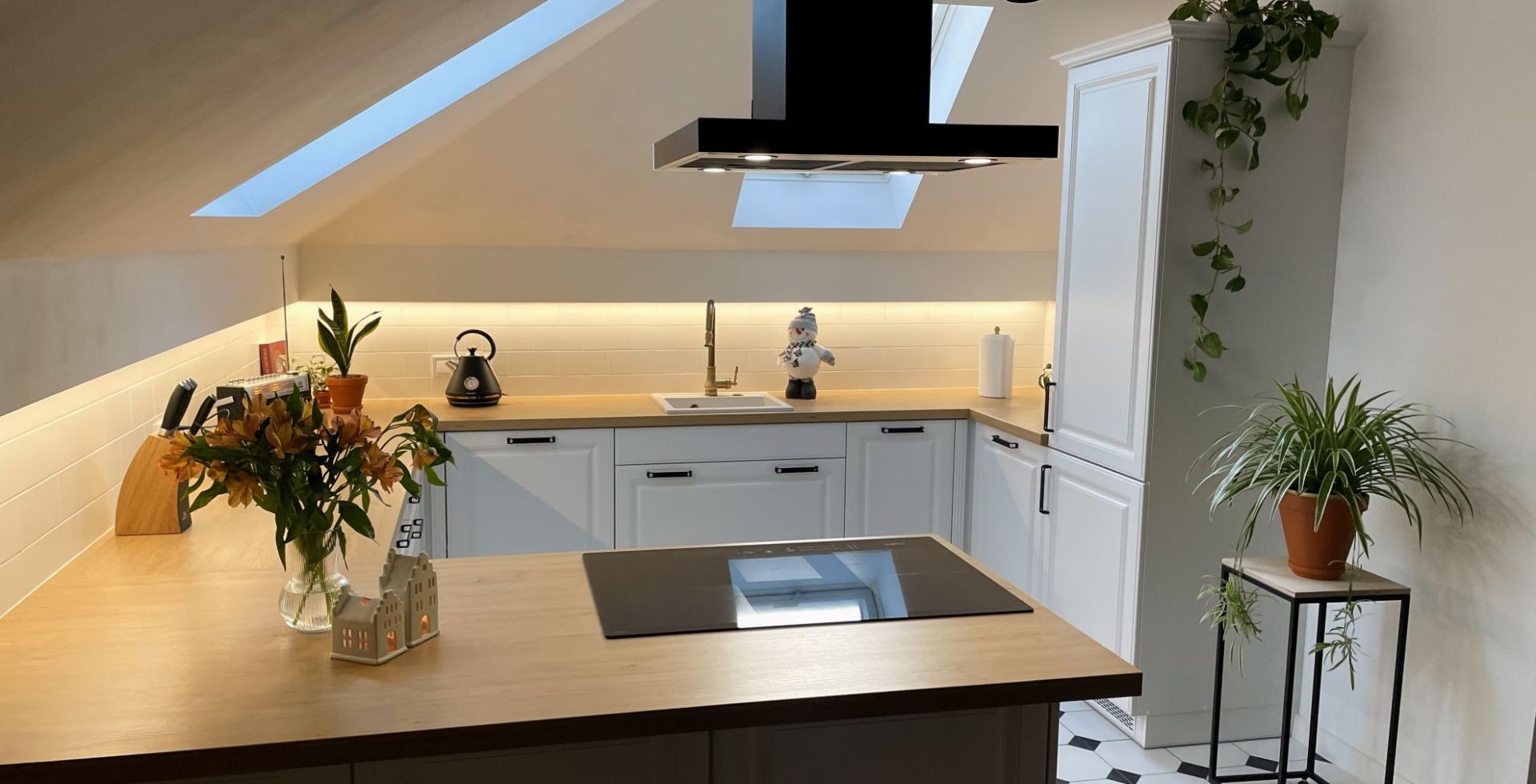 Hota insula Sento Island Strips Black Matt - Negru Mat - Aranjament 14