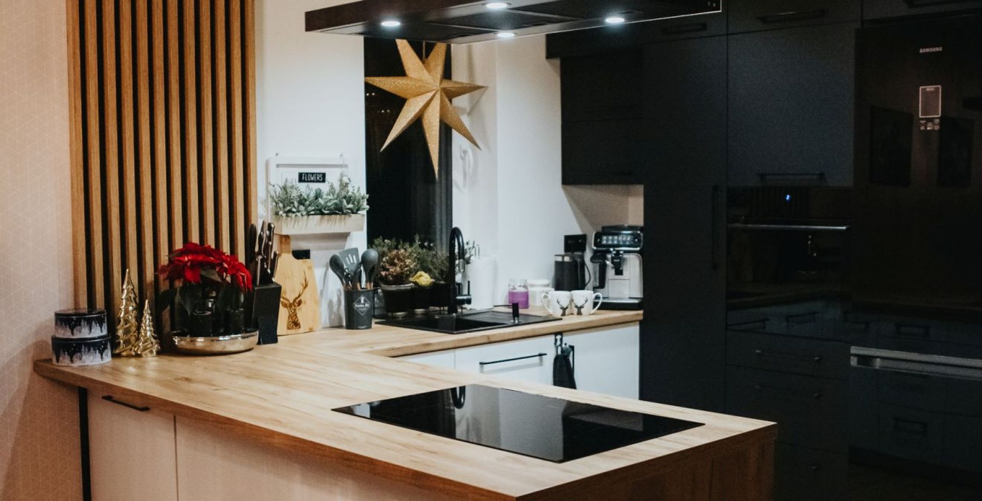 Hota insula Sento Island Strips Black Matt - Negru Mat - Aranjament 17