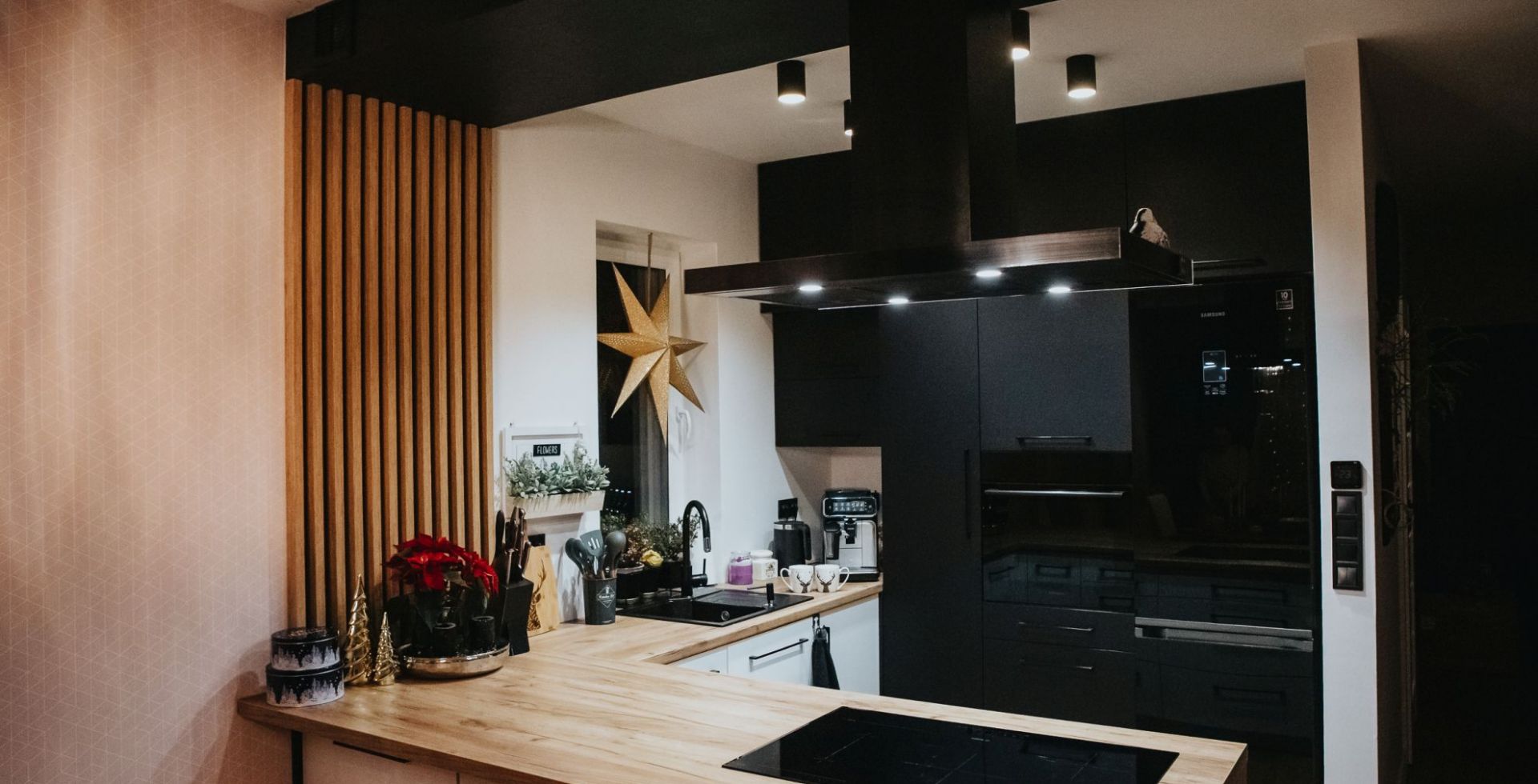 Hota insula Sento Island Strips Black Matt - Negru Mat - Aranjament 18