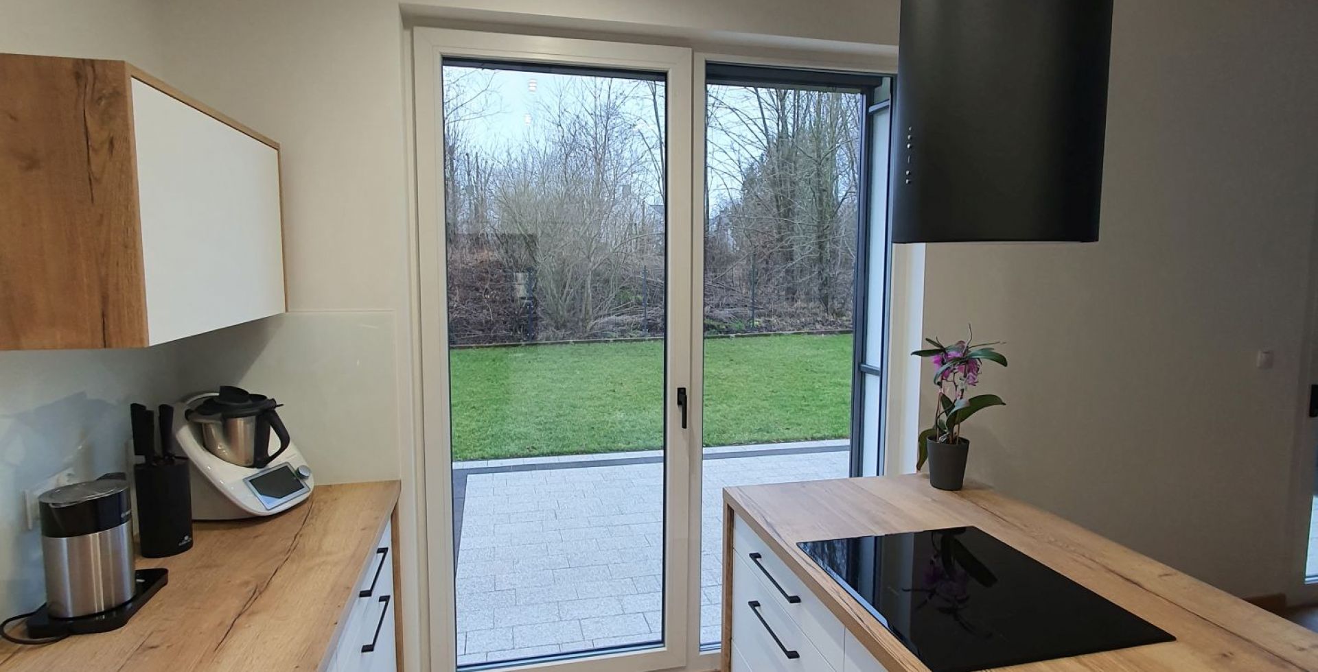 Hota insula Tubo Black Matt - Negru Mat - Aranjament 8