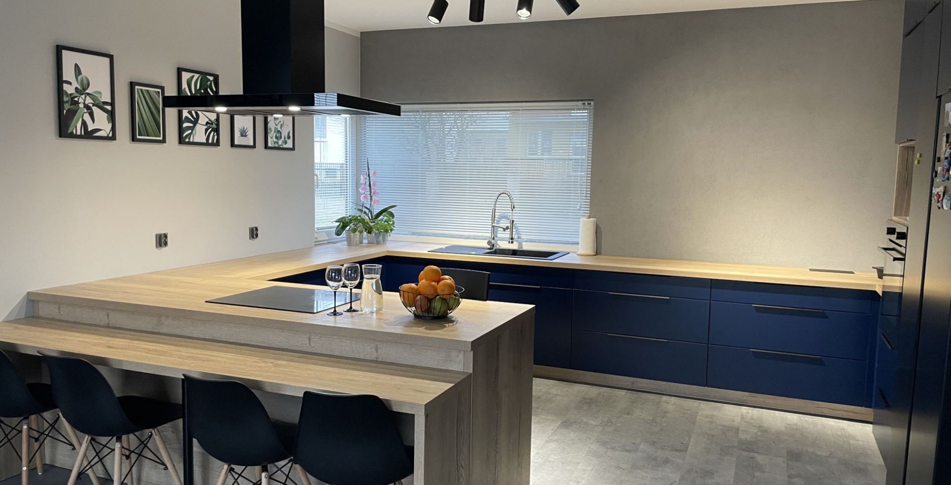 Hota insula Sento Island Strips Black Matt - Negru Mat - Aranjament 6