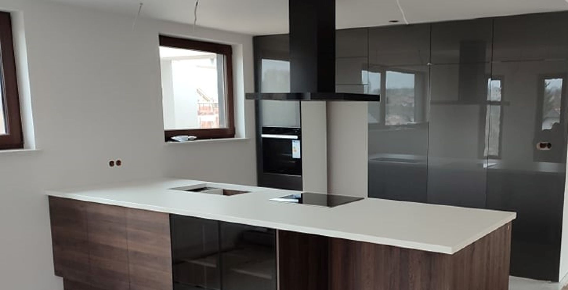 Hota insula Sento Island Strips Black Matt - Negru Mat - Aranjament 25