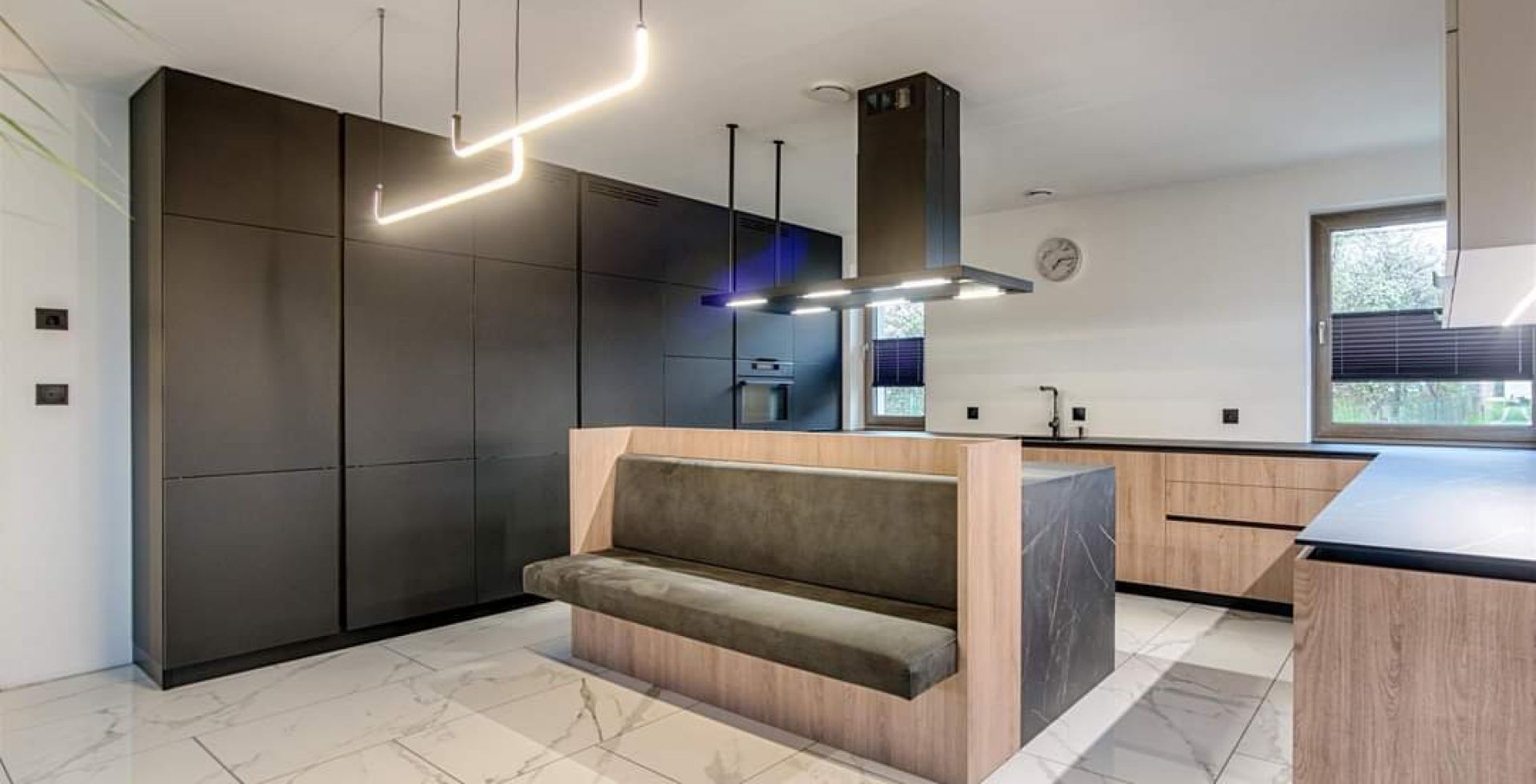 Hota insula Metropolis Black Matt - Negru Mat - Aranjament 8