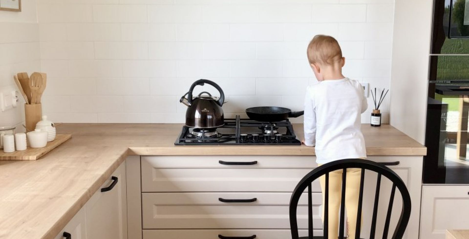 Hota decorative Sento OR Strips Black Matt - Negru Mat - Aranjament 2