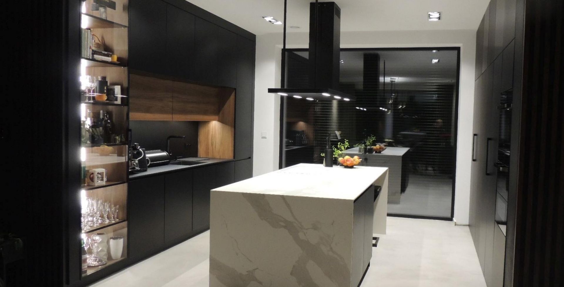 Hota insula Metropolis Black Matt - Negru Mat - Aranjament 24