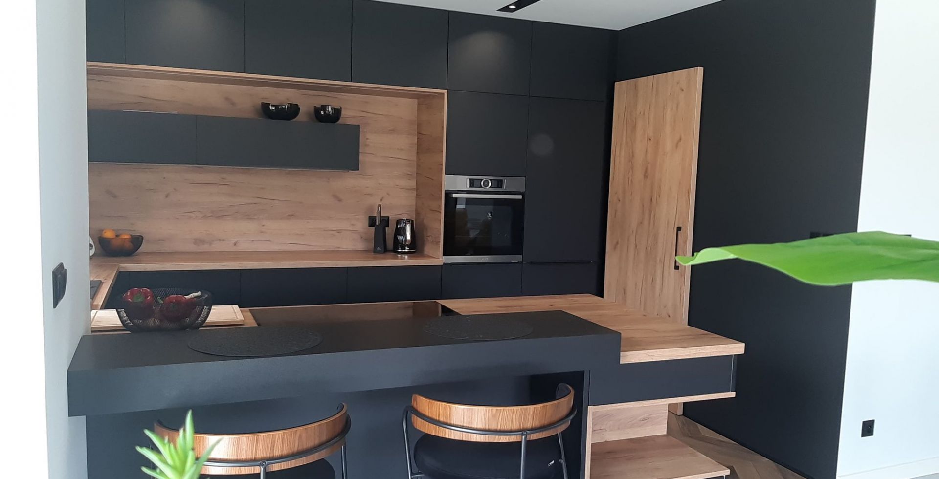 Hota De tavan Grand Super Slim Black - Negru lucios - Aranjament 3