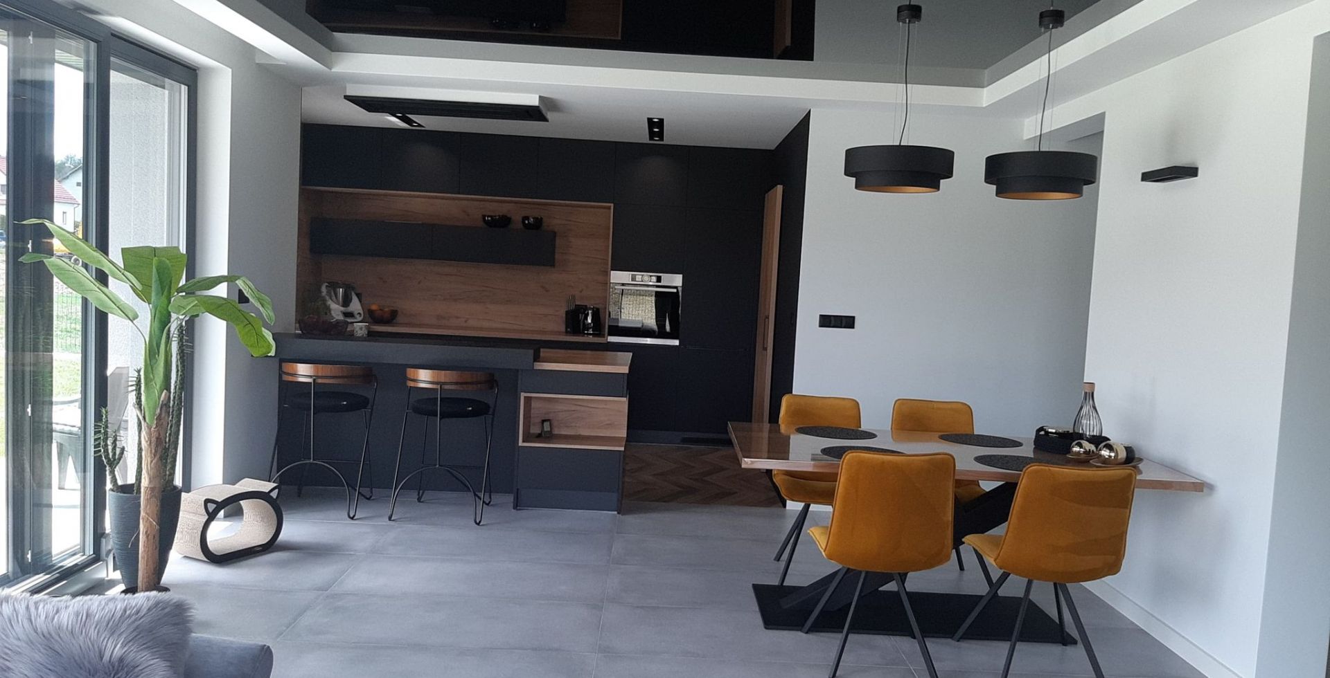 Hota De tavan Grand Black - Negru lucios - Aranjament