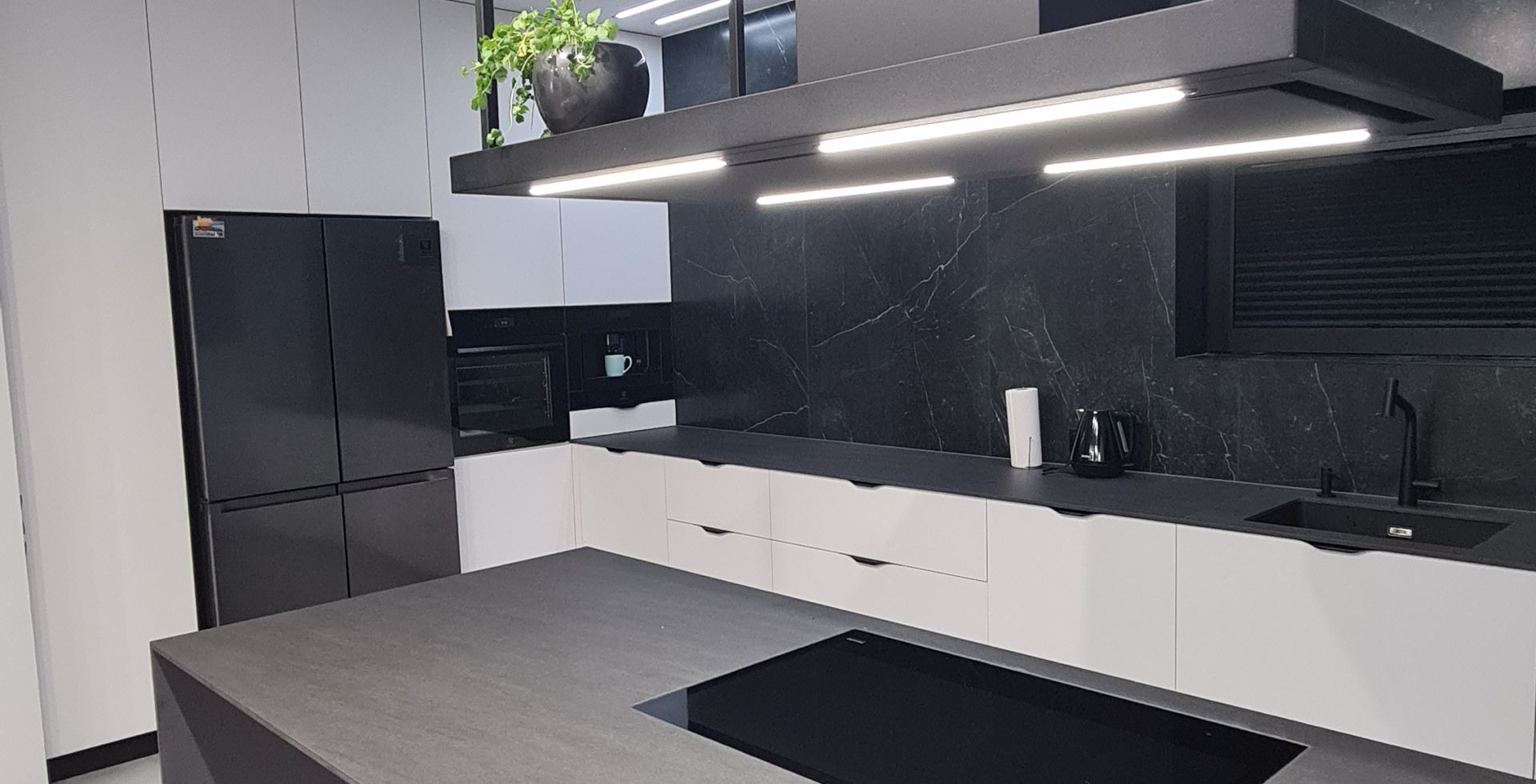 Hota insula Metropolis Black Matt - Negru Mat - Aranjament 34