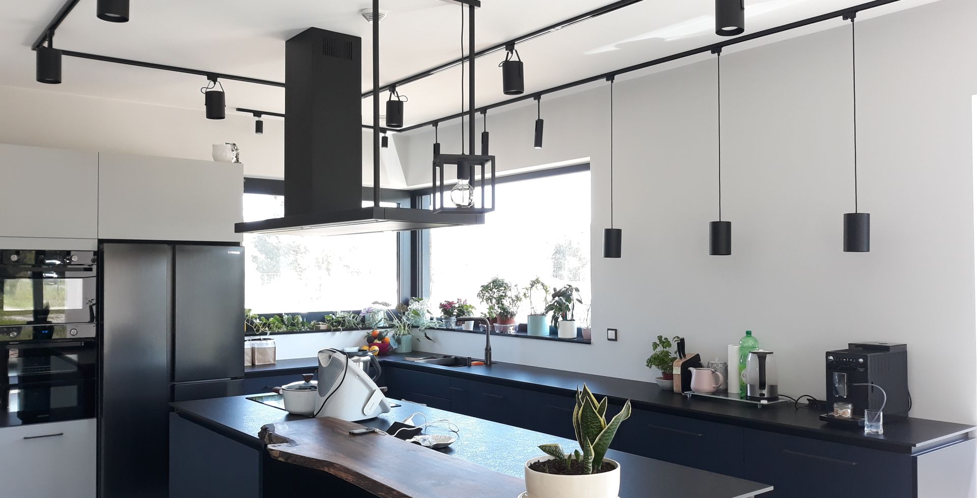 Hota insula Metropolis Black Matt - Negru Mat - Aranjament 35