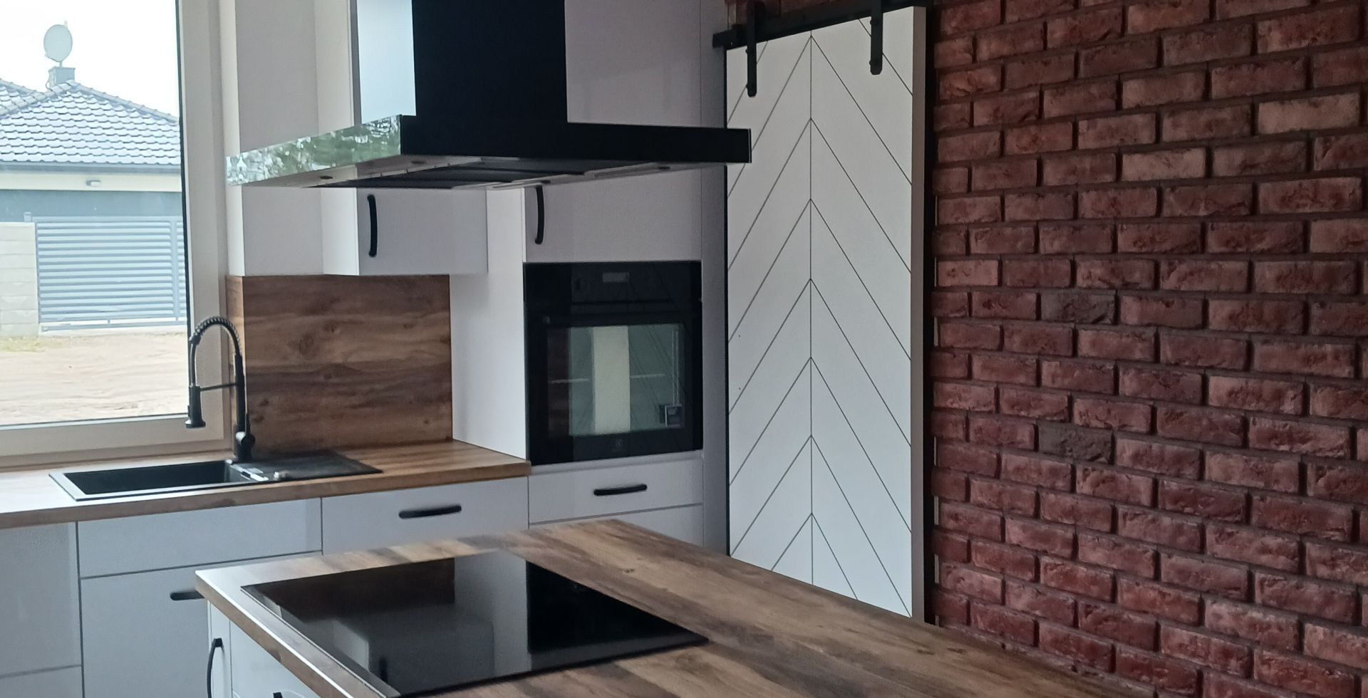 Hota insula Sento Island Strips Black Matt - Negru Mat - Aranjament 32