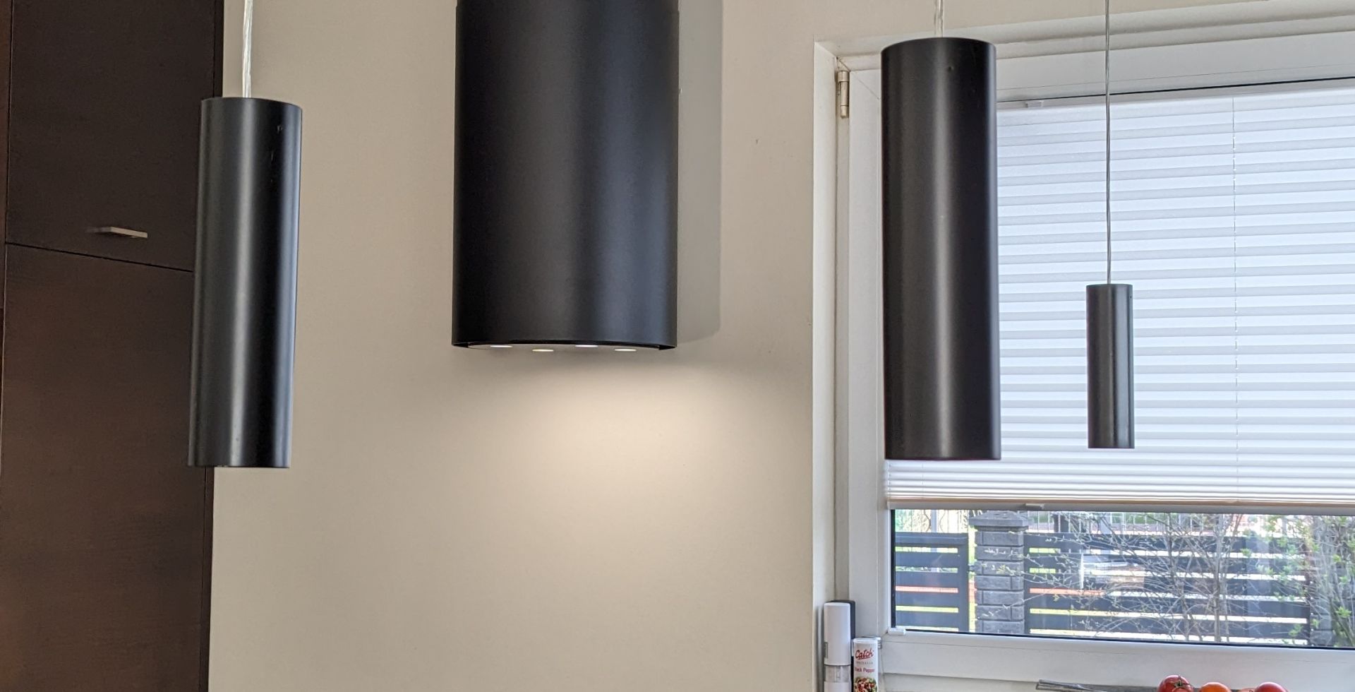 Hota decorative Tubo OR Black Matt Gesture Control - Negru Mat - Aranjament