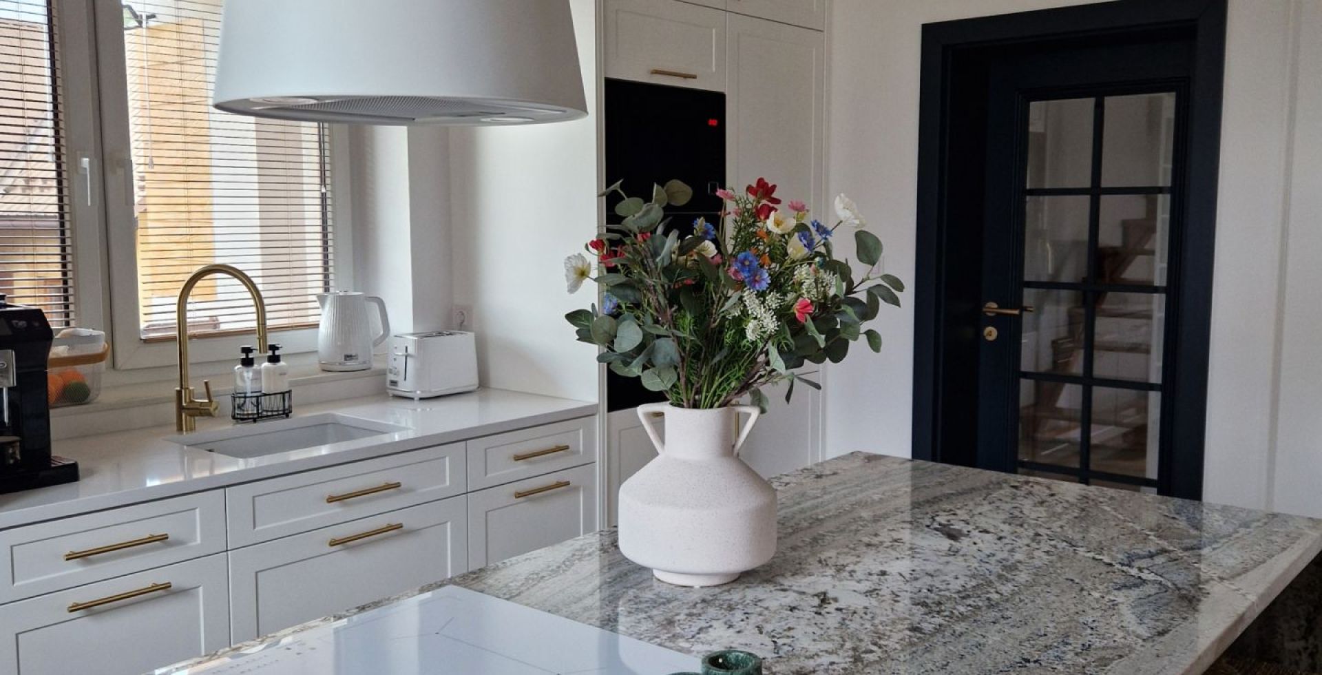 Hota insula Ameris White - Alb - Aranjament 2