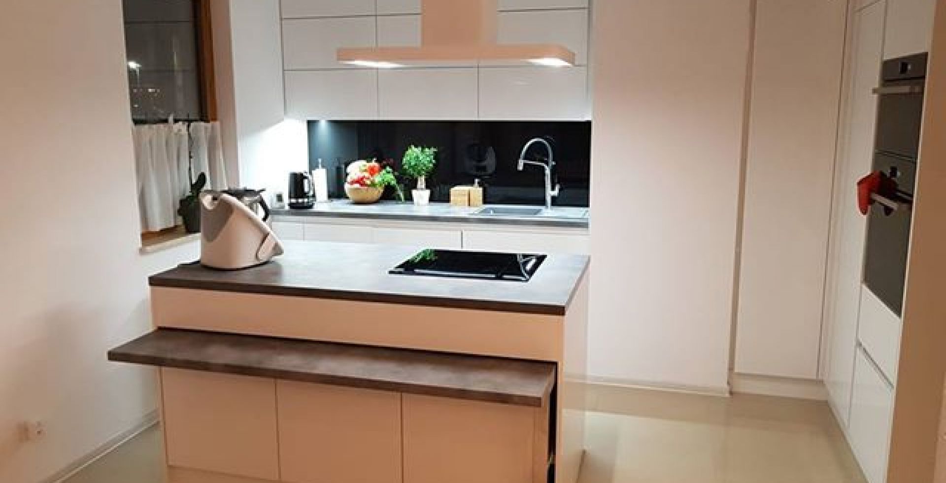 Hota insula Decor Island White - Alb - Aranjament 3