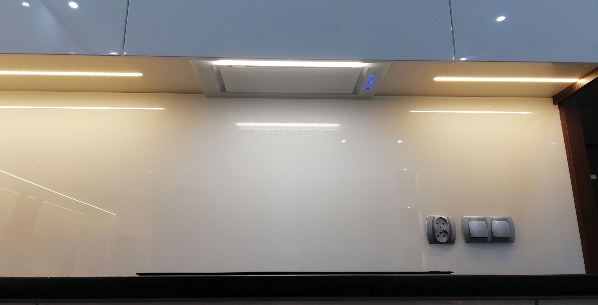 Hota Incorporabile Lando Glass White - Alb - Aranjament 9