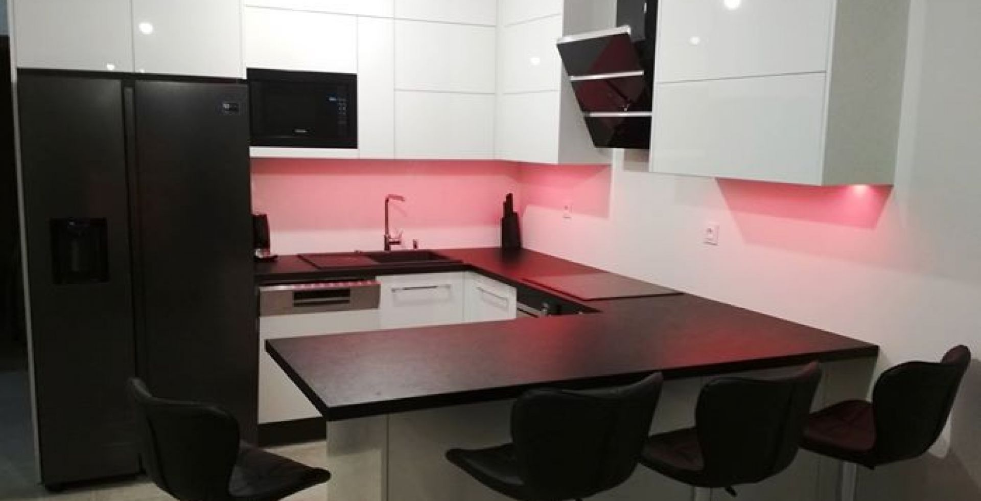 Hota decorative Merido Black - Negru lucios - Aranjament 10