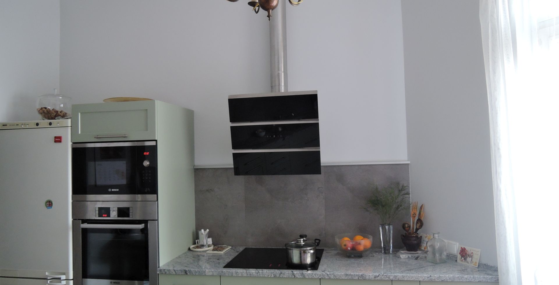 Hota decorative Merido Black - Negru lucios - Aranjament 13