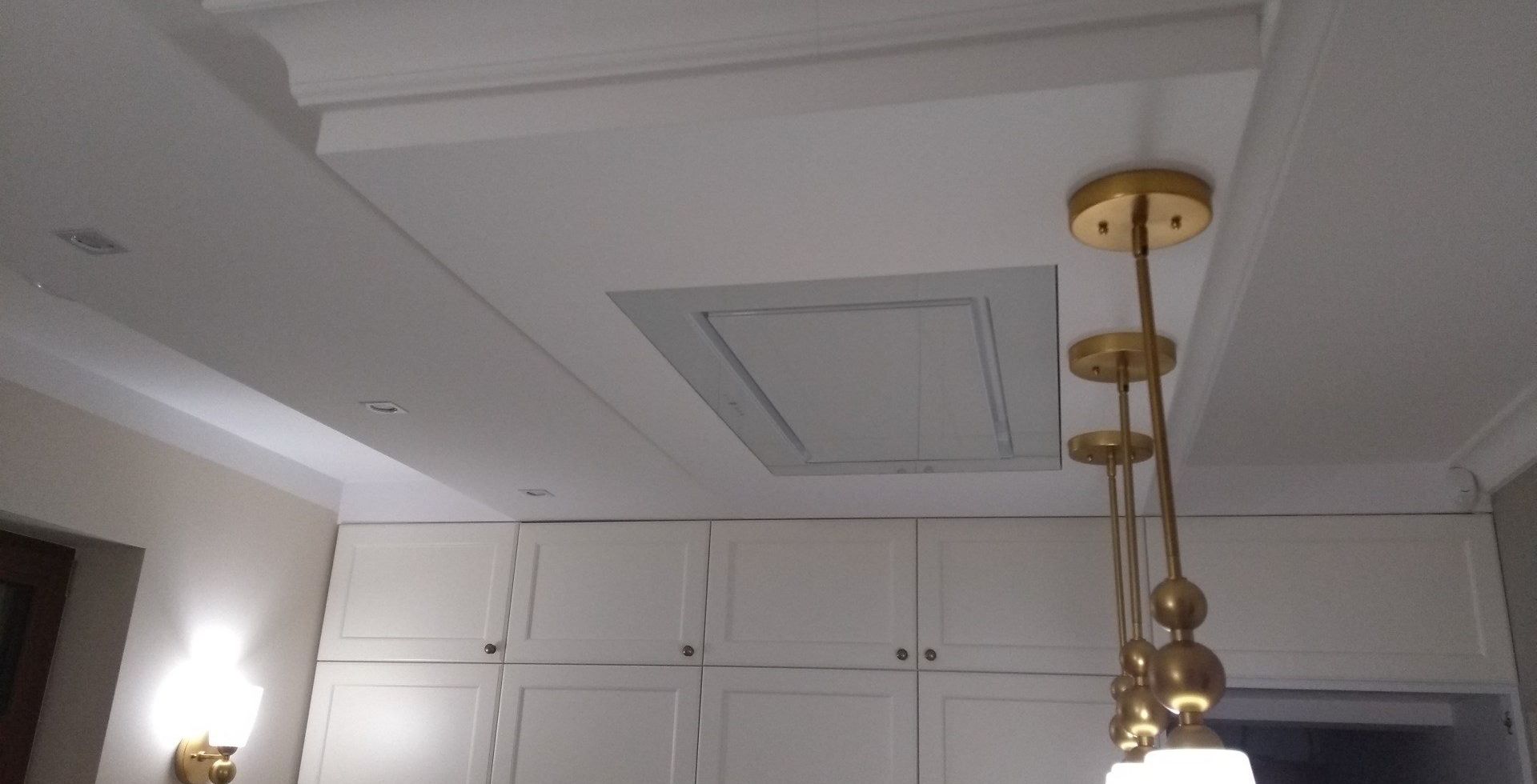 Hota De tavan Grand White - Alb - Aranjament 11