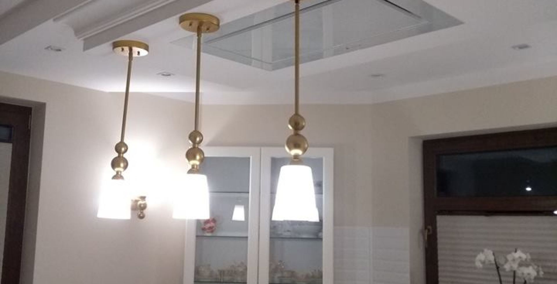 Hota De tavan Grand White - Alb - Aranjament 21