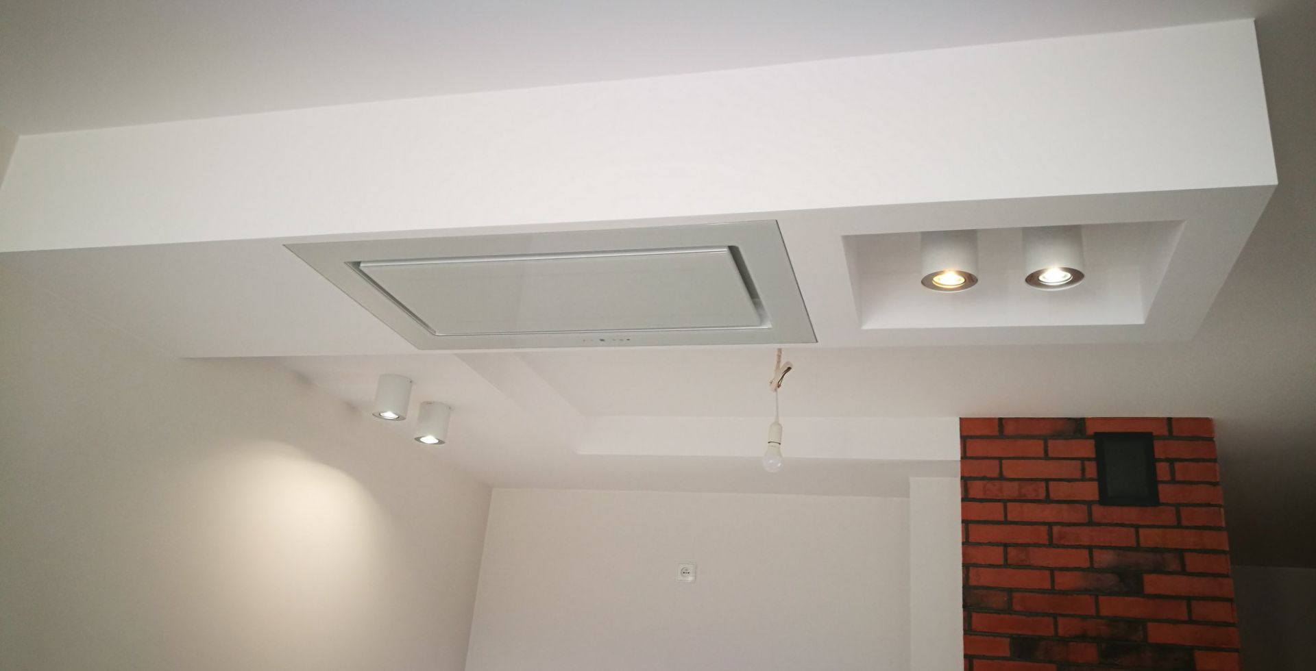 Hota De tavan Grand White - Alb - Aranjament 22