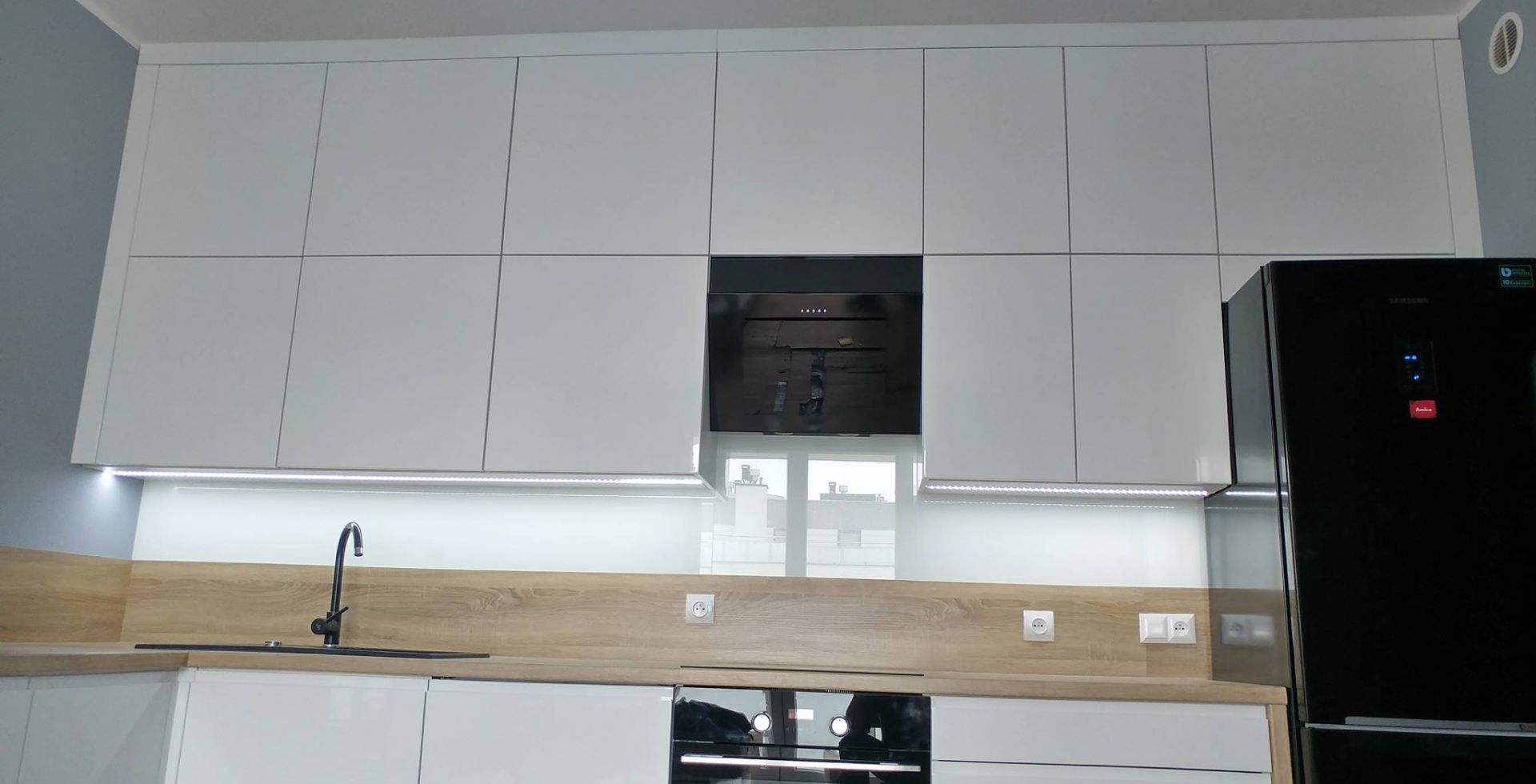 Hota decorative Dynamic Black - Negru Mat - Aranjament 5