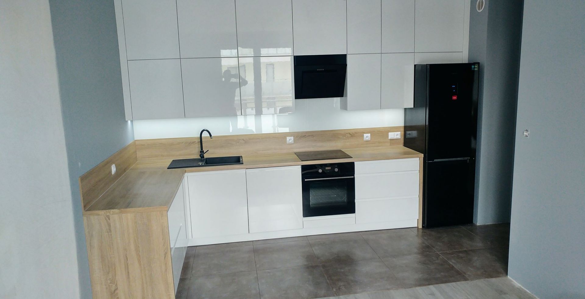 Hota decorative Dynamic Black - Negru Mat - Aranjament 6