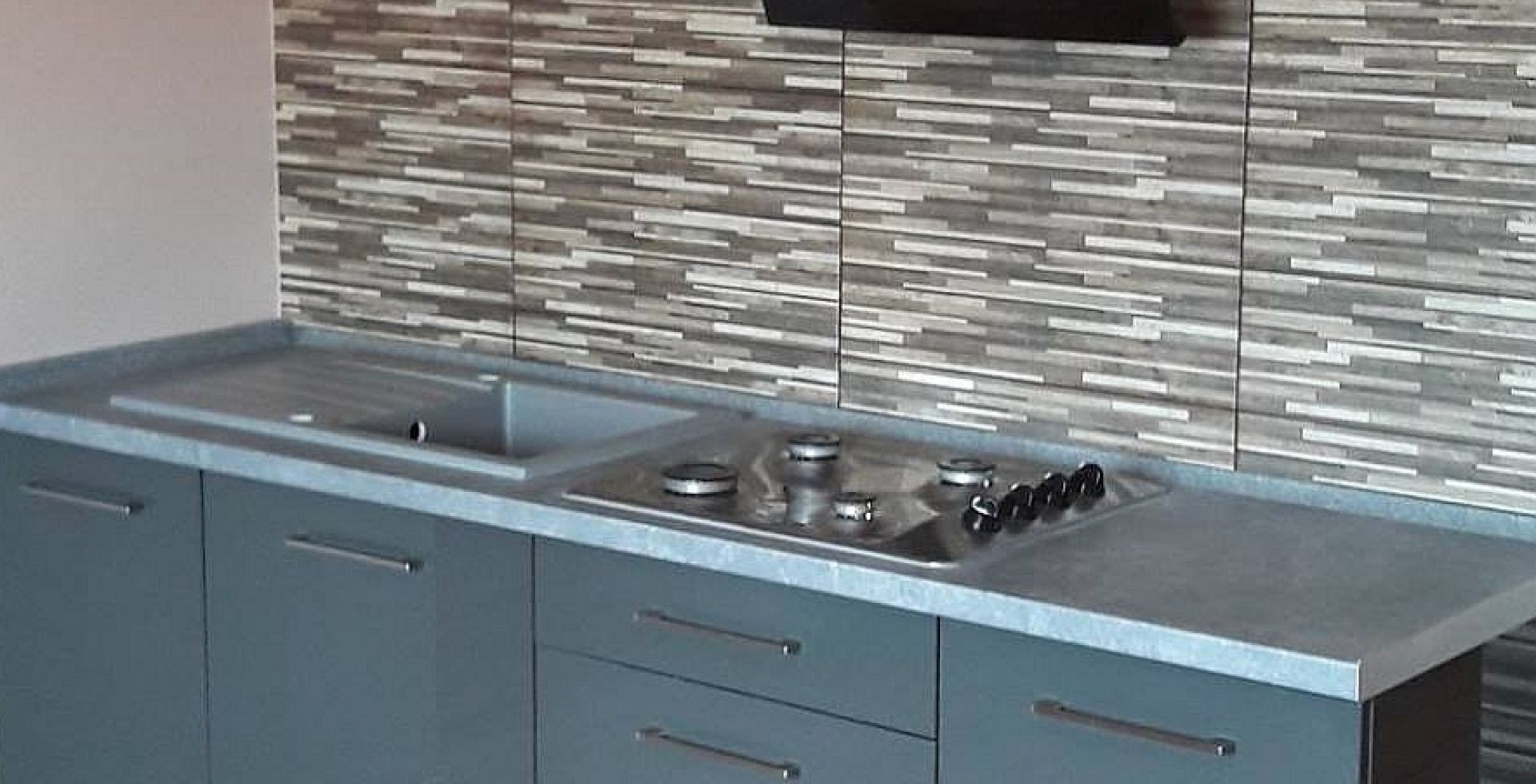 Hota decorative Dynamic Black - Negru Mat - Aranjament 8