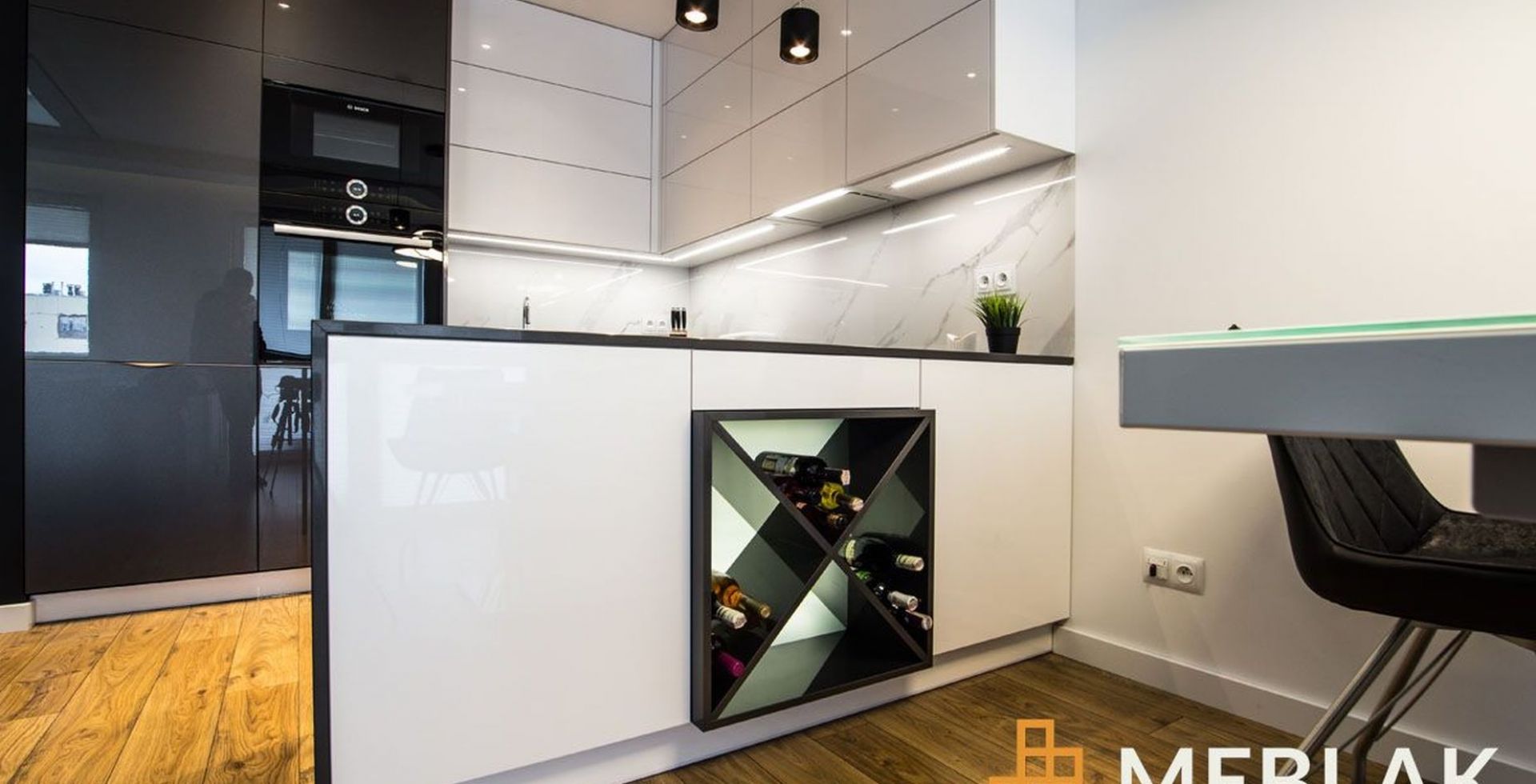 Hota Incorporabile Lando Glass White - Alb - Aranjament 27