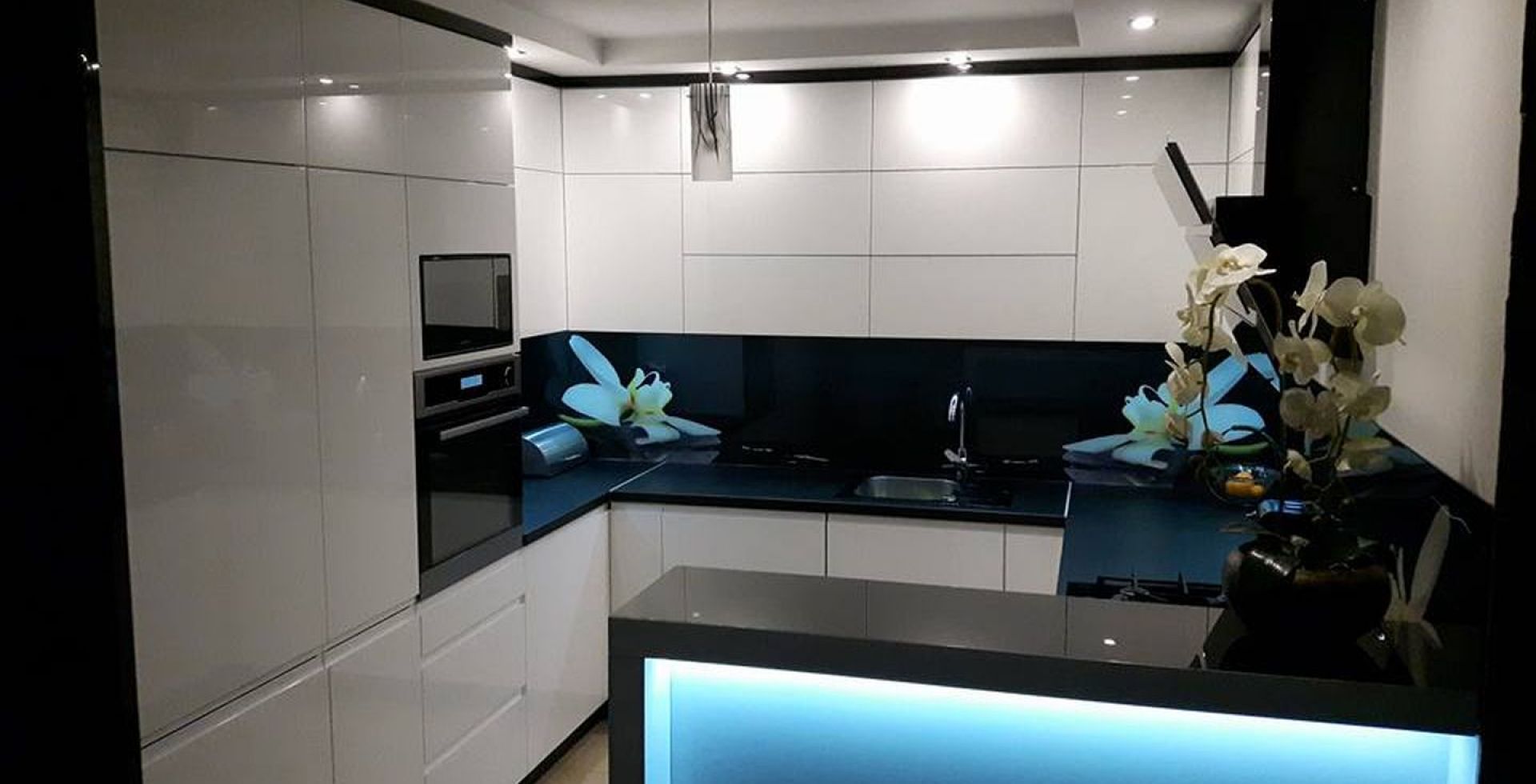 Hota decorative Merido Black - Negru lucios - Aranjament 22