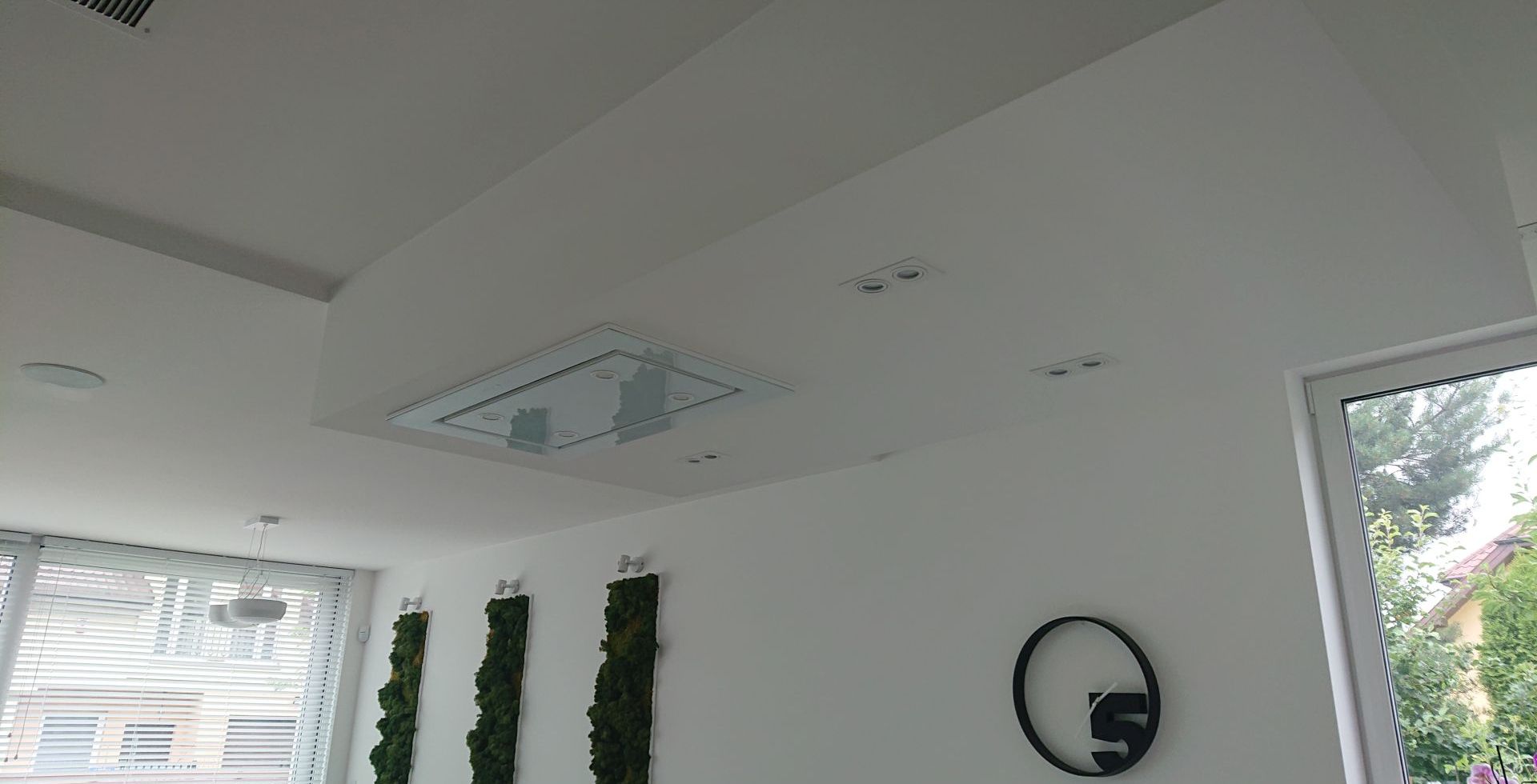 Hota De tavan Astor White - Alb - Aranjament 2