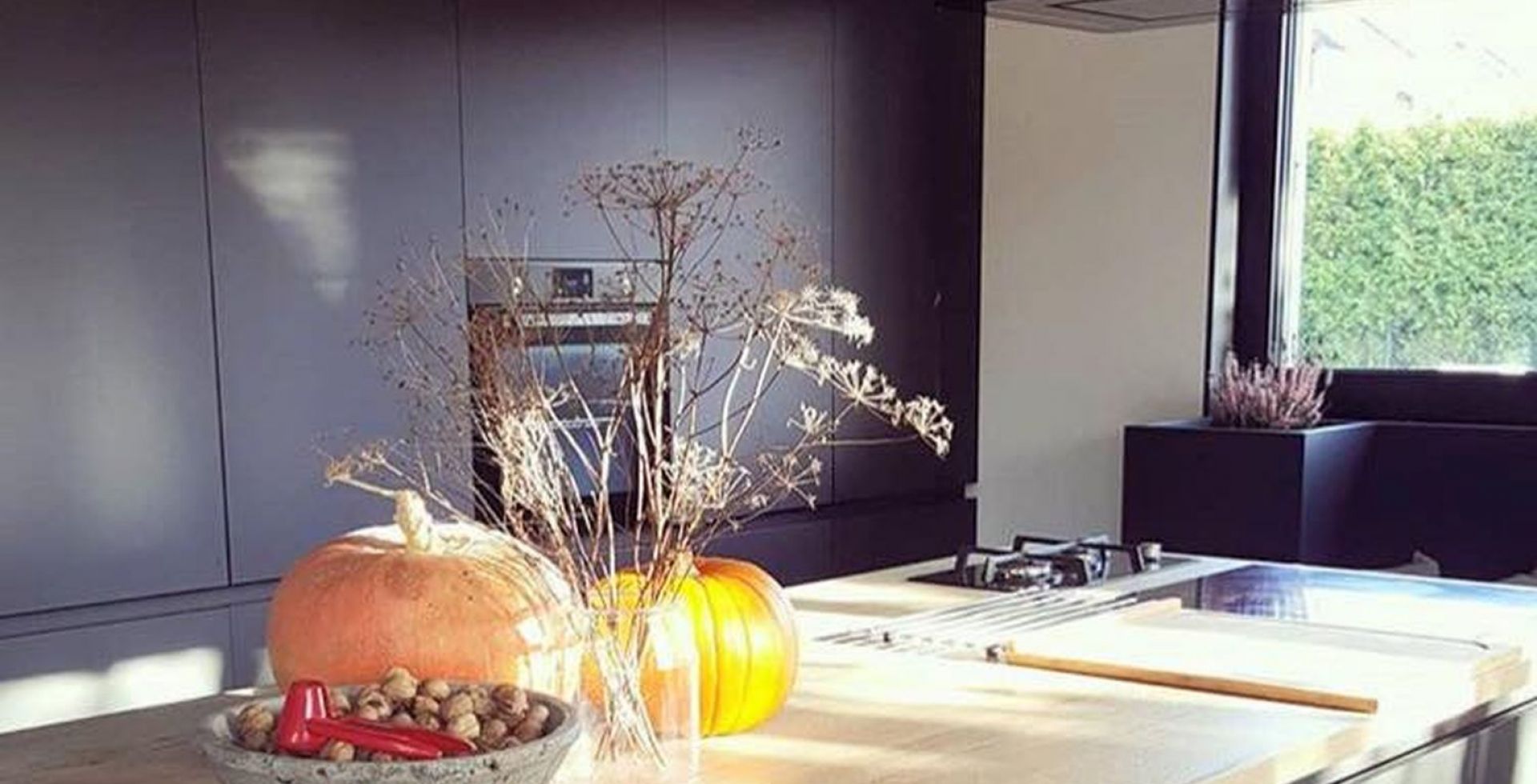 Hota insula Decor Island Black Matt - Negru Mat - Aranjament 15