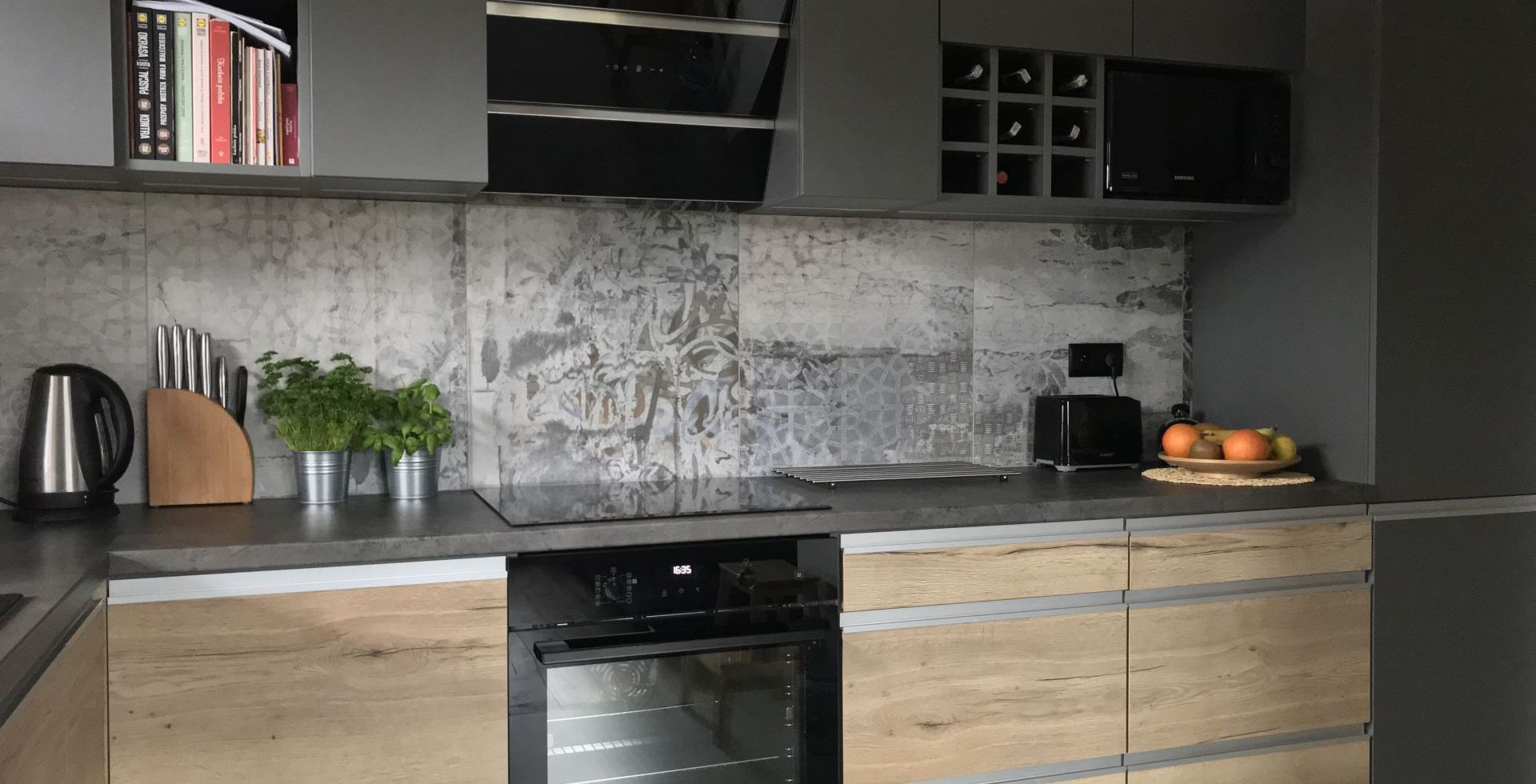 Hota decorative Merido Black - Negru lucios - Aranjament 6