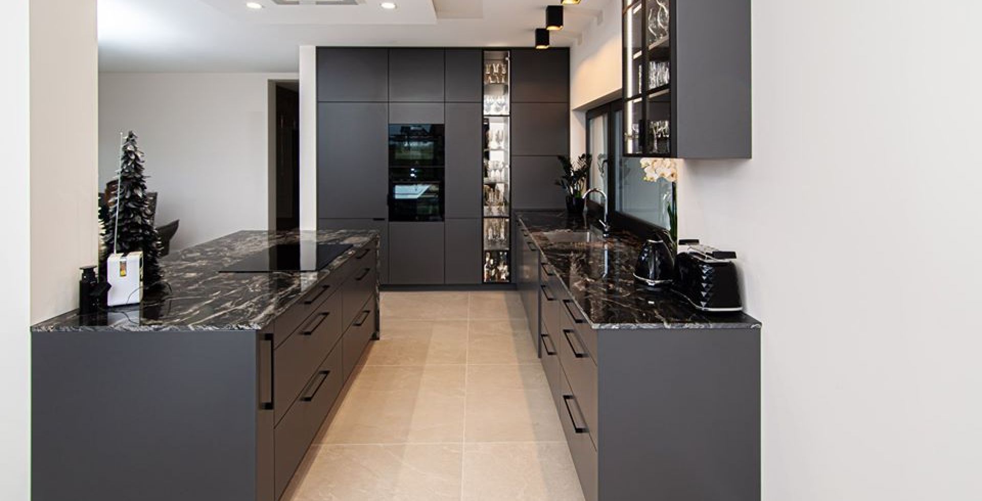 Hota De tavan Grand Super Slim White - Alb - Aranjament