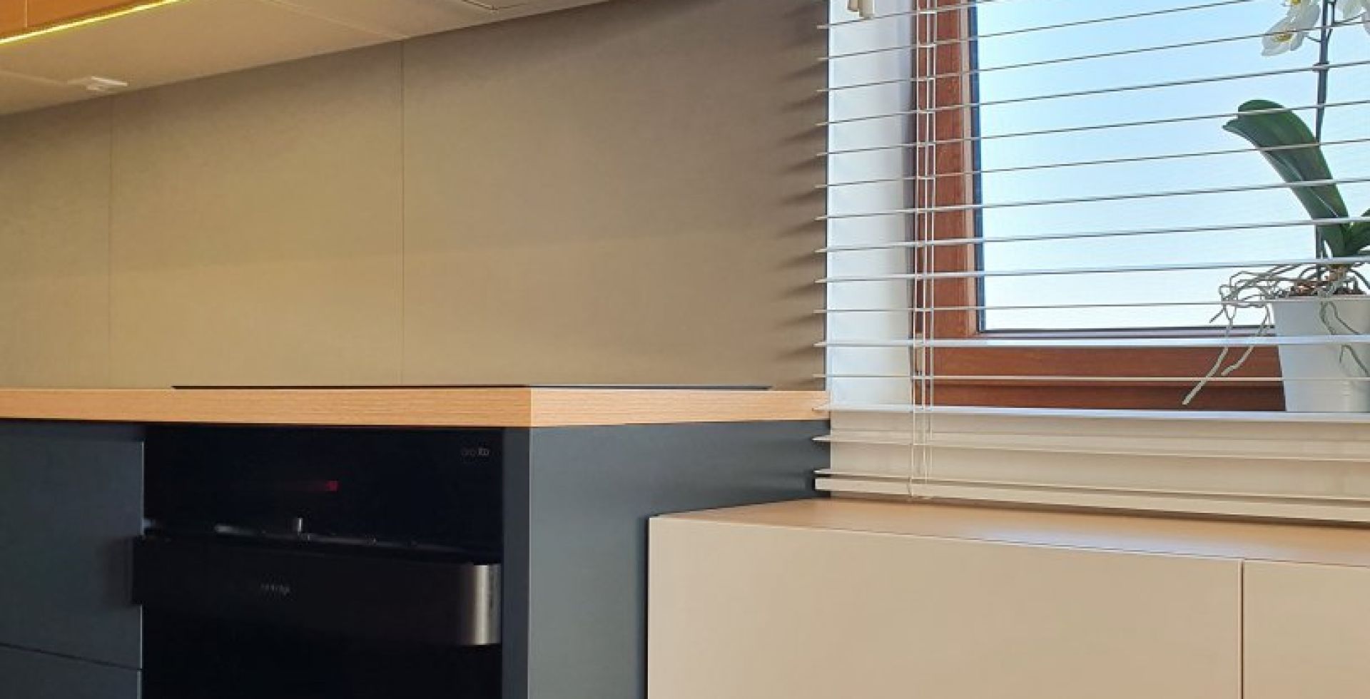 Hota Incorporabile Lando Glass White - Alb - Aranjament 6