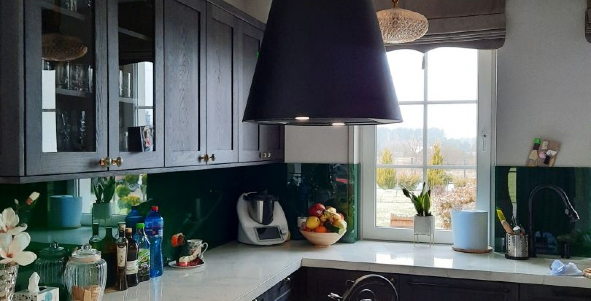 Hota insula Inspiro Black Matt - Negru Mat - Aranjament 3