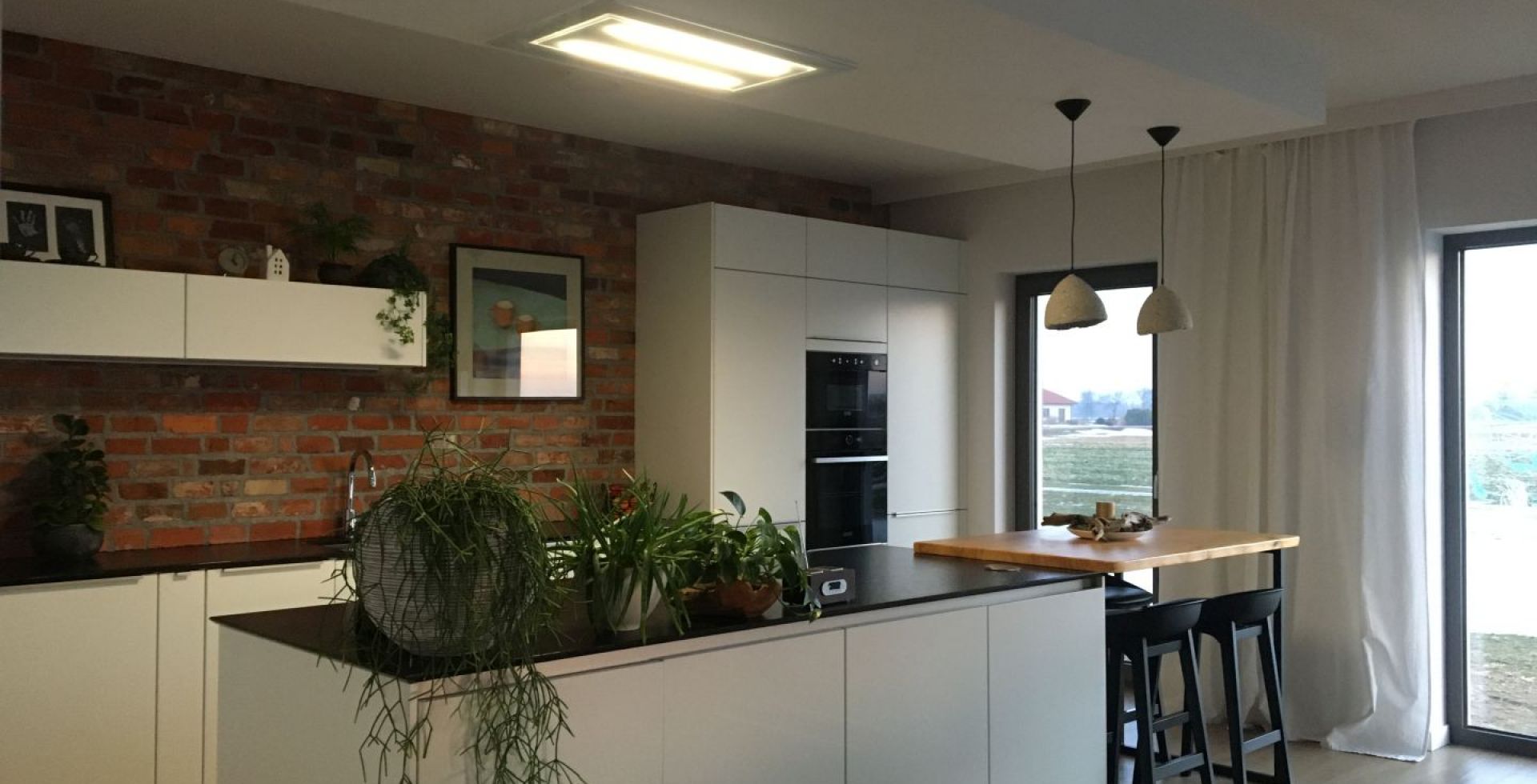 Hota De tavan Grand White - Alb - Aranjament 8