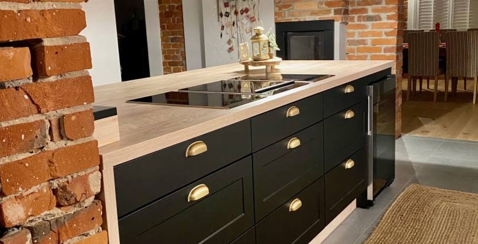 Hota insula Decor Island Black Matt - Negru Mat - Aranjament 3