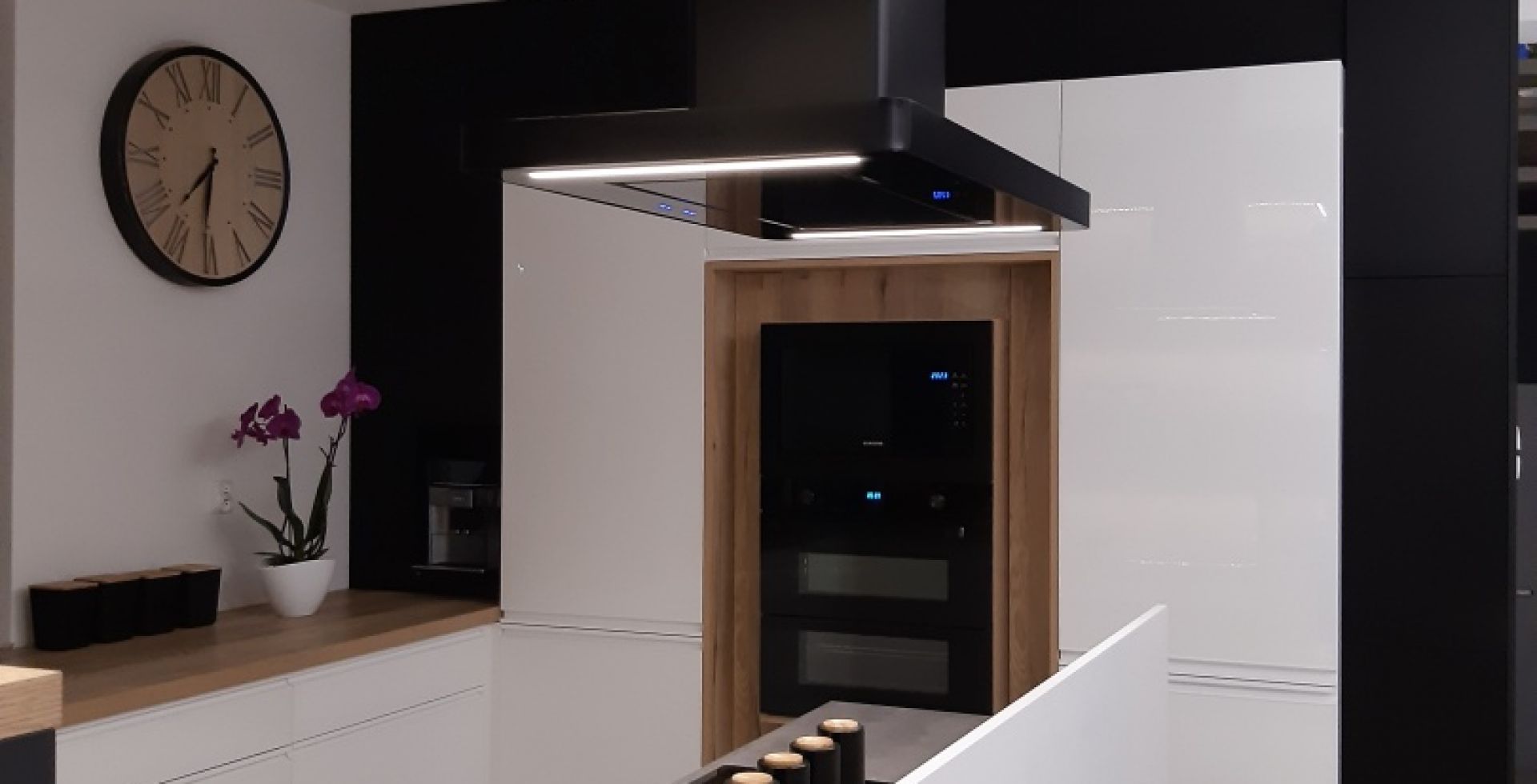 Hota insula Decor Island Black Matt - Negru Mat - Aranjament 7