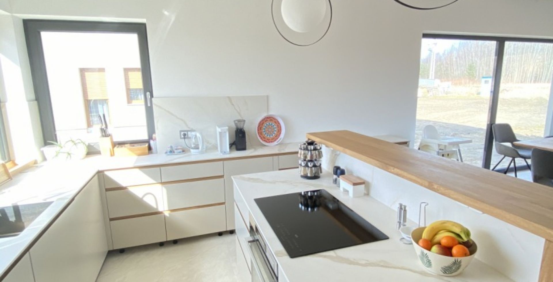 Hota De tavan Decor CR White - Alb - Aranjament 2