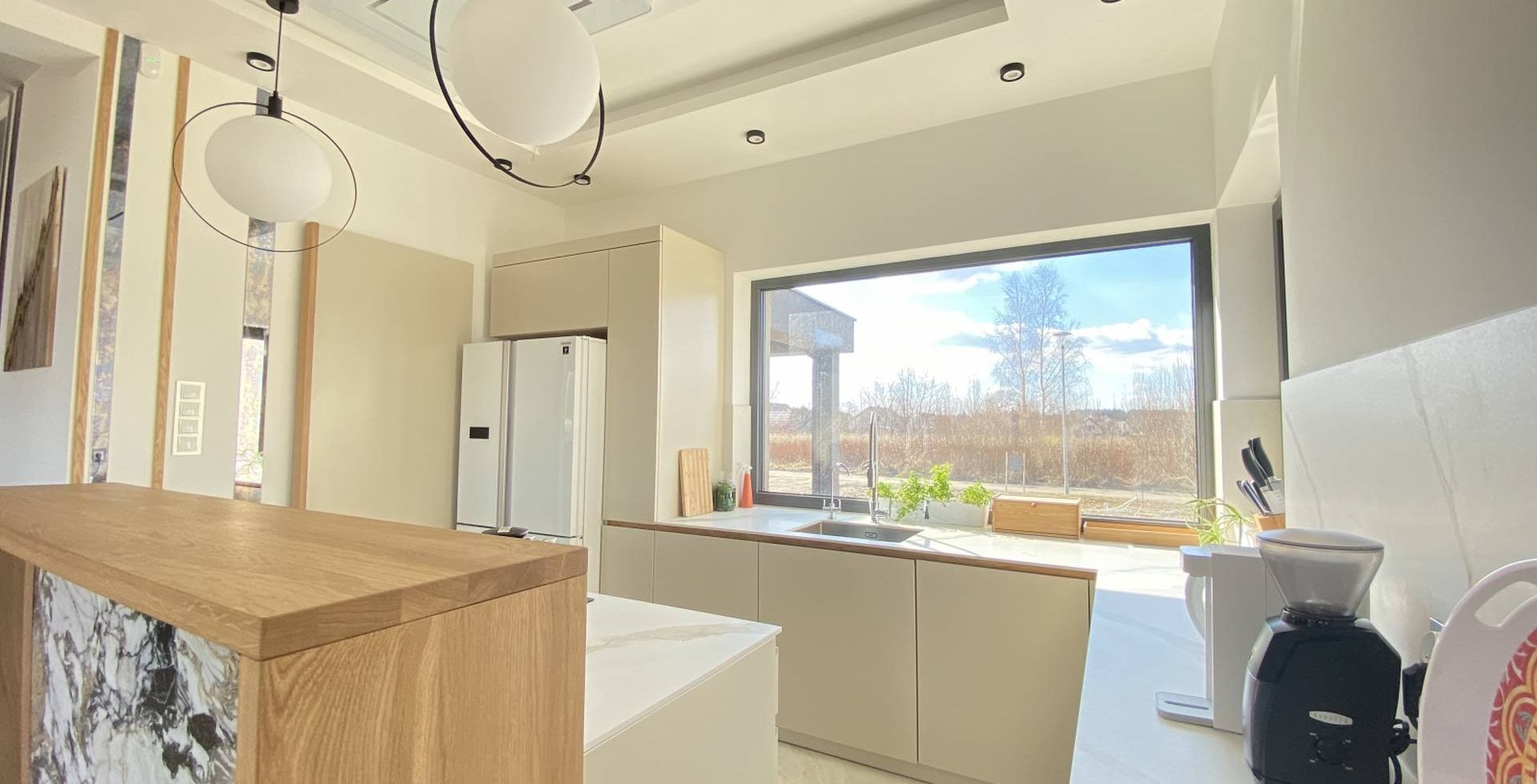 Hota De tavan Decor CR White - Alb - Aranjament 3