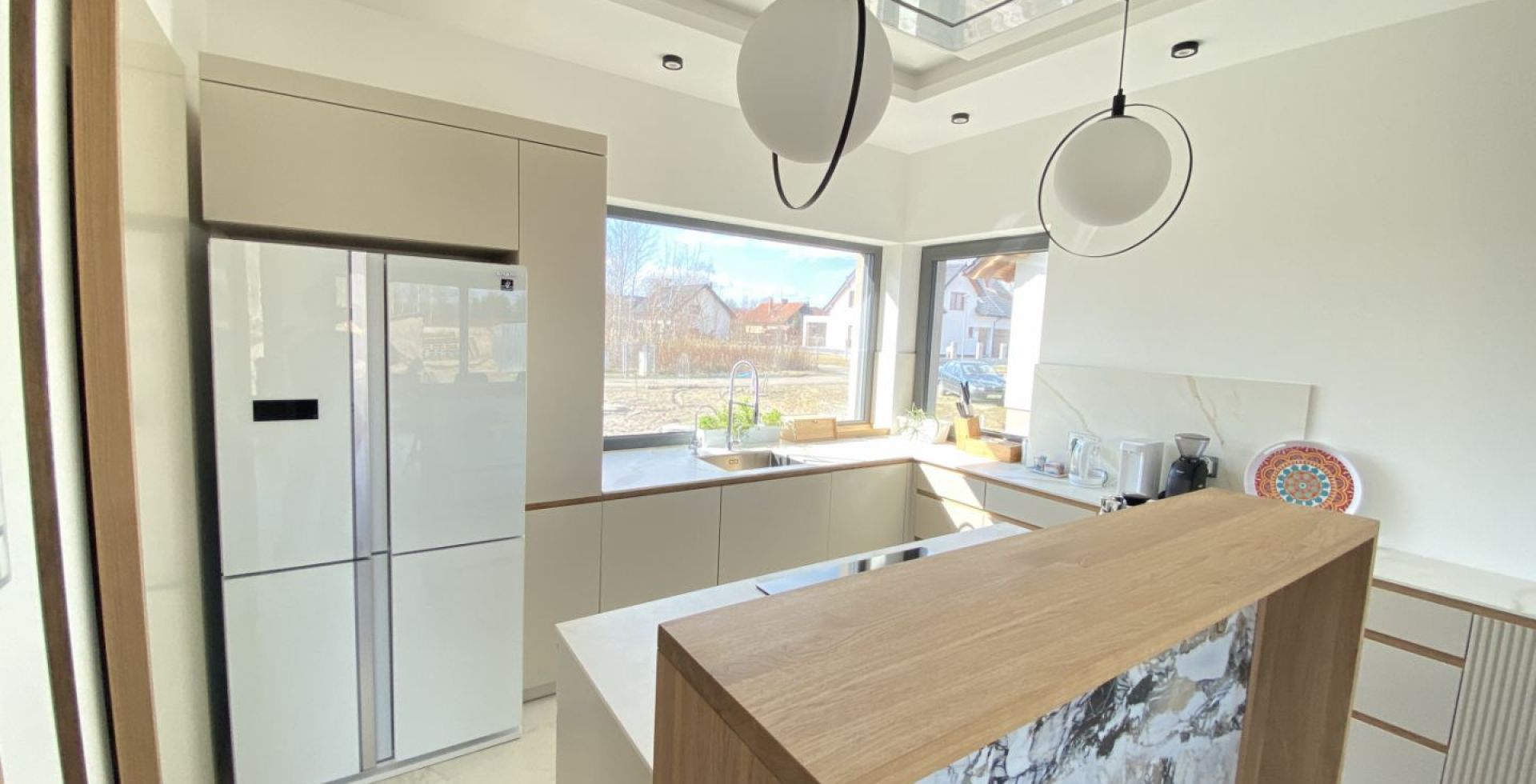 Hota De tavan Decor CR White - Alb - Aranjament 4