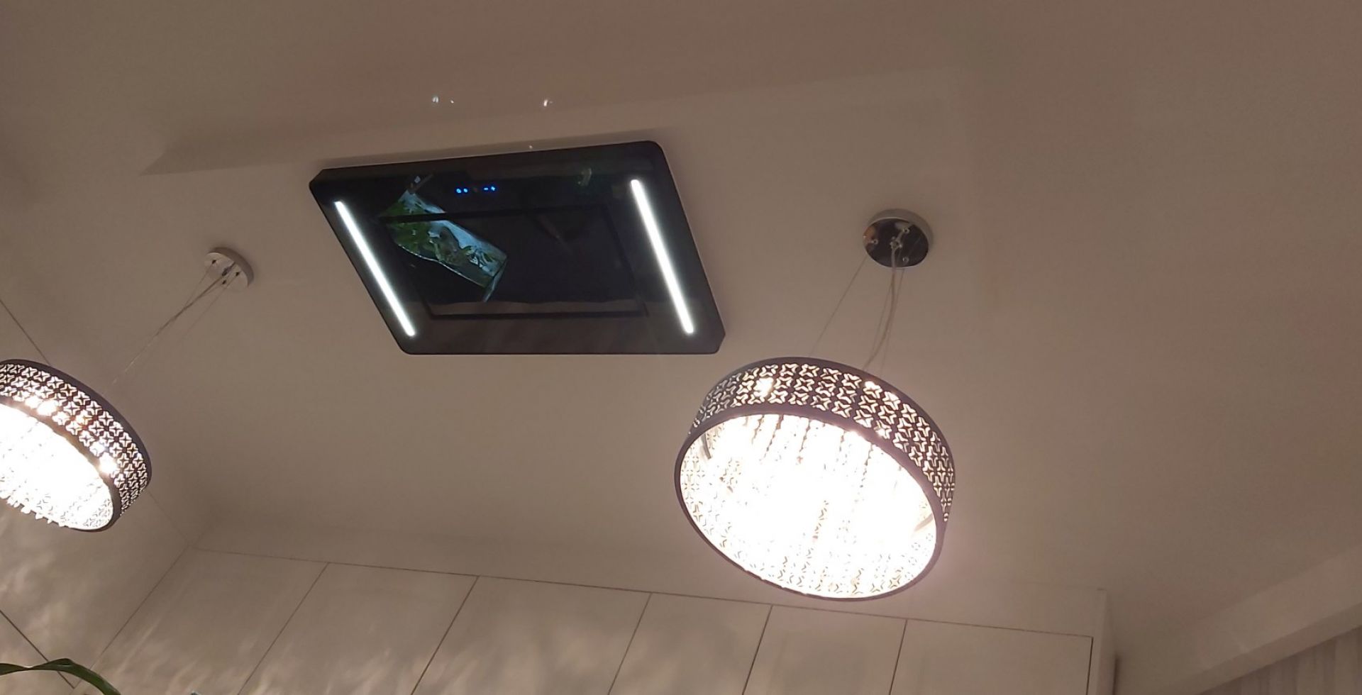 Hota De tavan Decor CR Black - Negru Mat - Aranjament 3