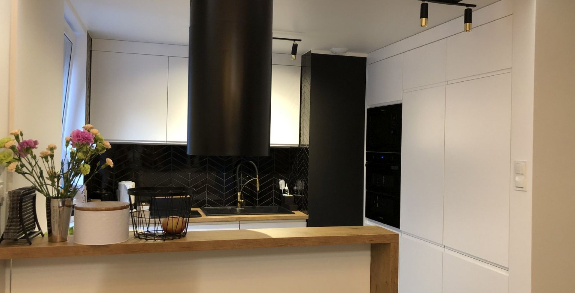 Hota insula Cylindro Black Matt - Negru Mat - Aranjament 18